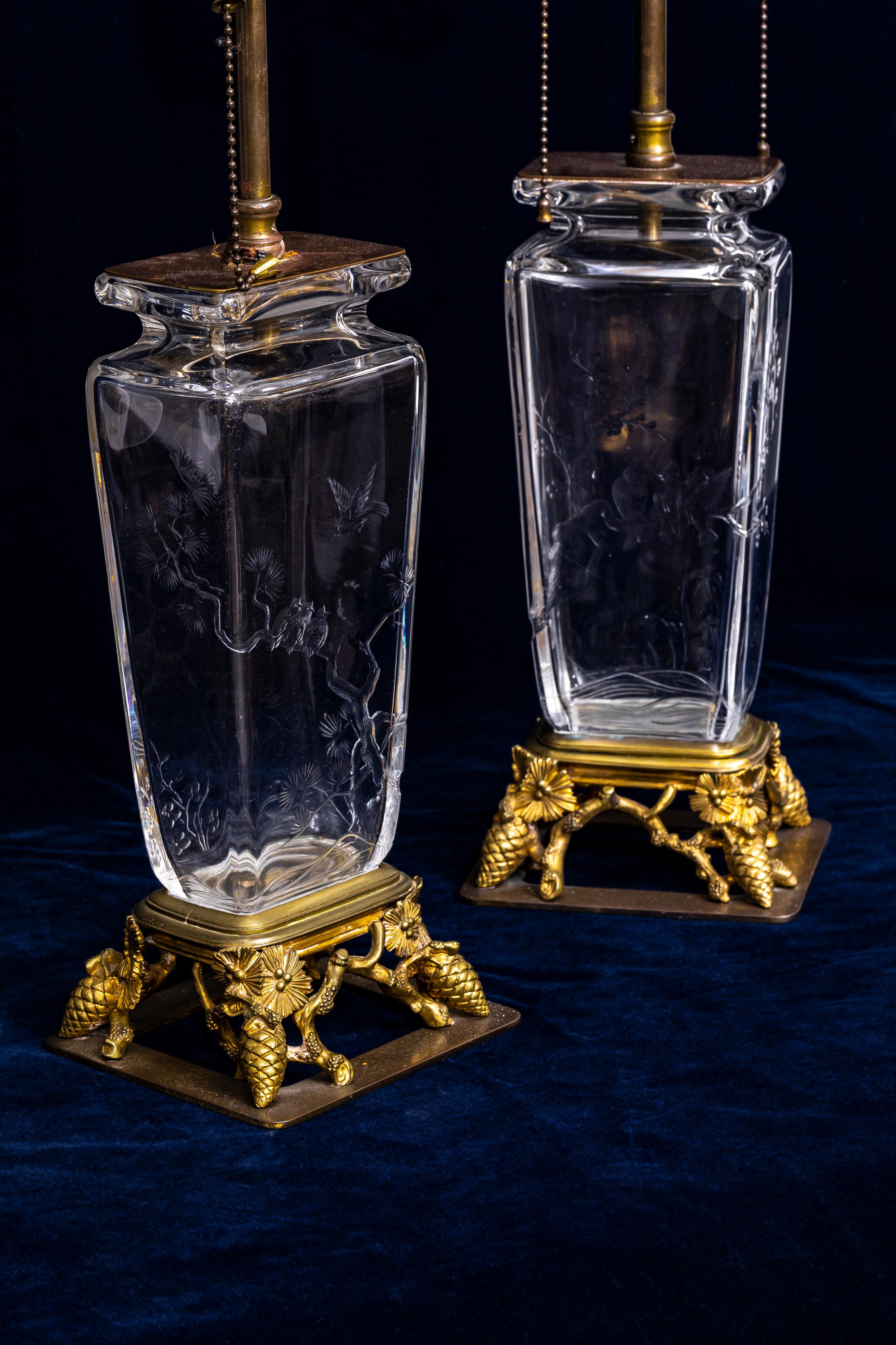 Paar 19. C. Französisch Ormolu Mtd. Chinoiserie Baccarat Schnitt-Kristall Vasen/Lampen (Handgeschnitzt) im Angebot