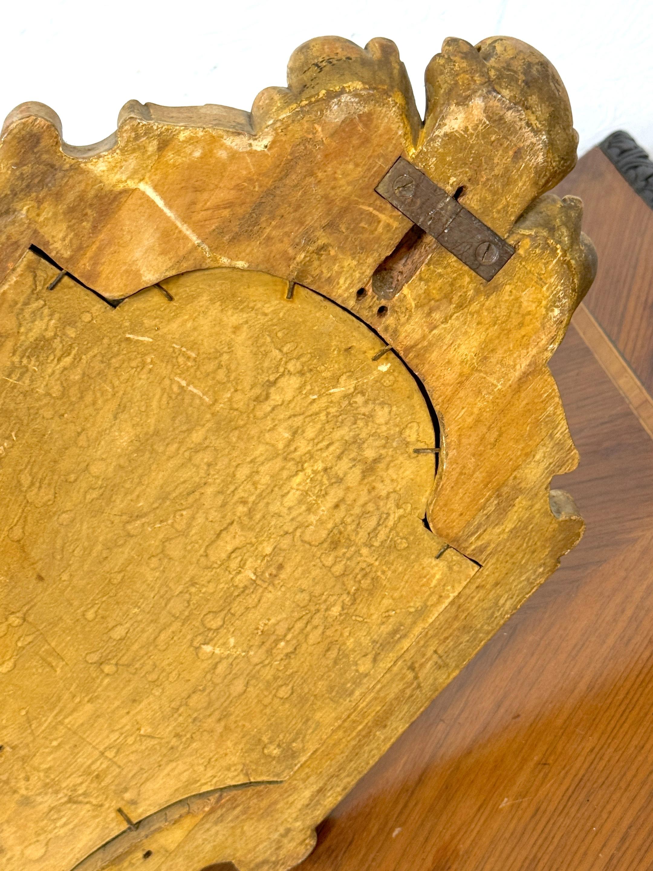 Coppia di applique da parete in stile Regence francese del XIX secolo in legno dorato intagliato e specchiato in vendita 6