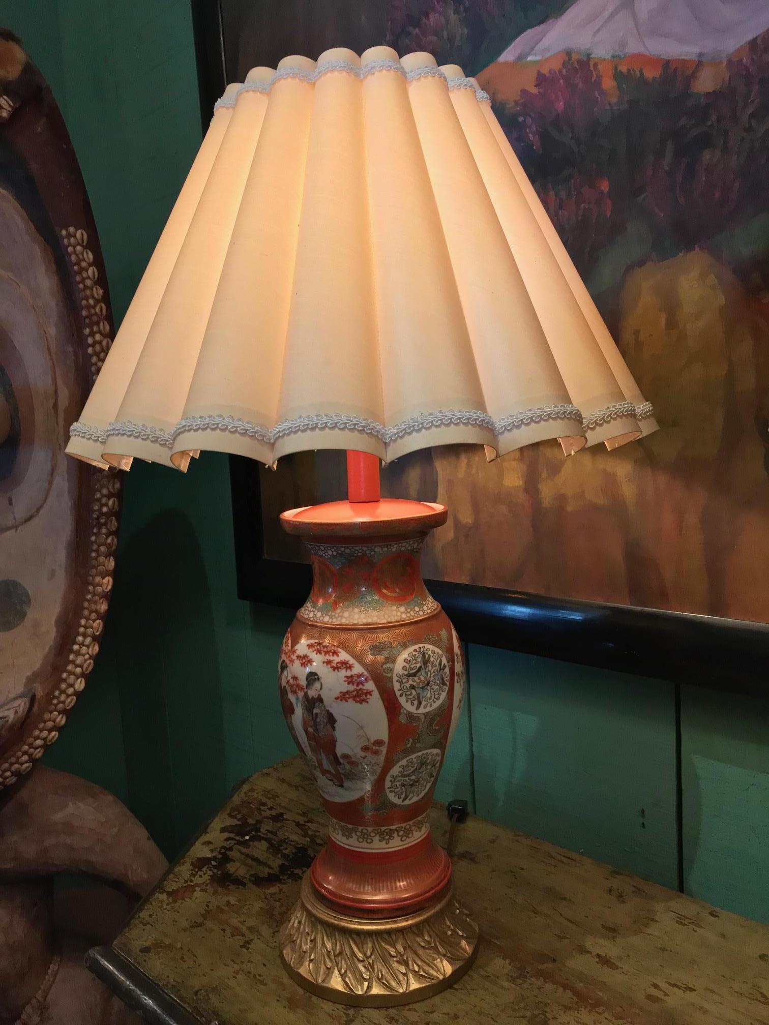 Pair of Kutani Meiji Period Vases Porcelain Urns Table Lamps Antiques LA light  In Good Condition For Sale In West Hollywood, CA