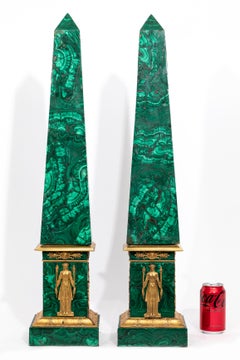 Paire d'obélisques russes d'époque Empire en malachite et bronze doré, début des années 1800
