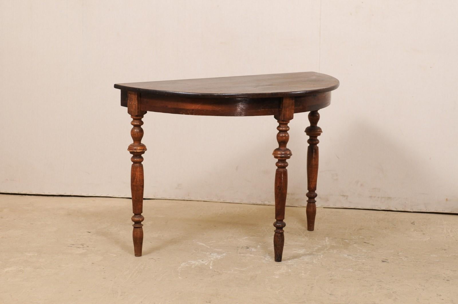 Pair of Swedish Demilunes with Rounded Aprons and Beautifully Turned Legs In Good Condition In Atlanta, GA