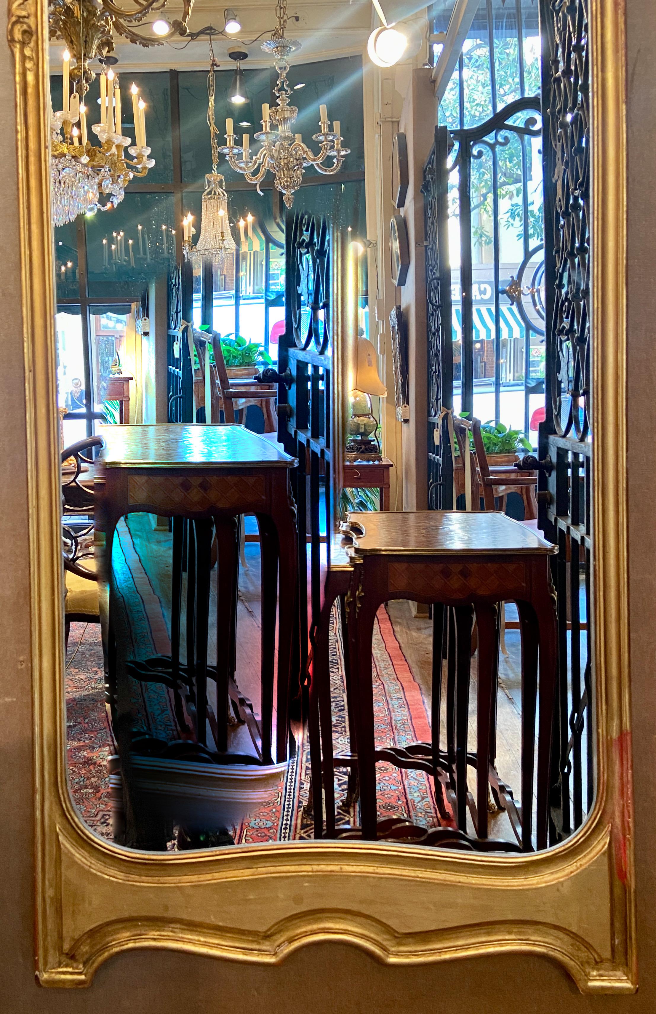 Pair 19th Century Antique French Carved Gold-Leaf Mirrors In Good Condition For Sale In New Orleans, LA