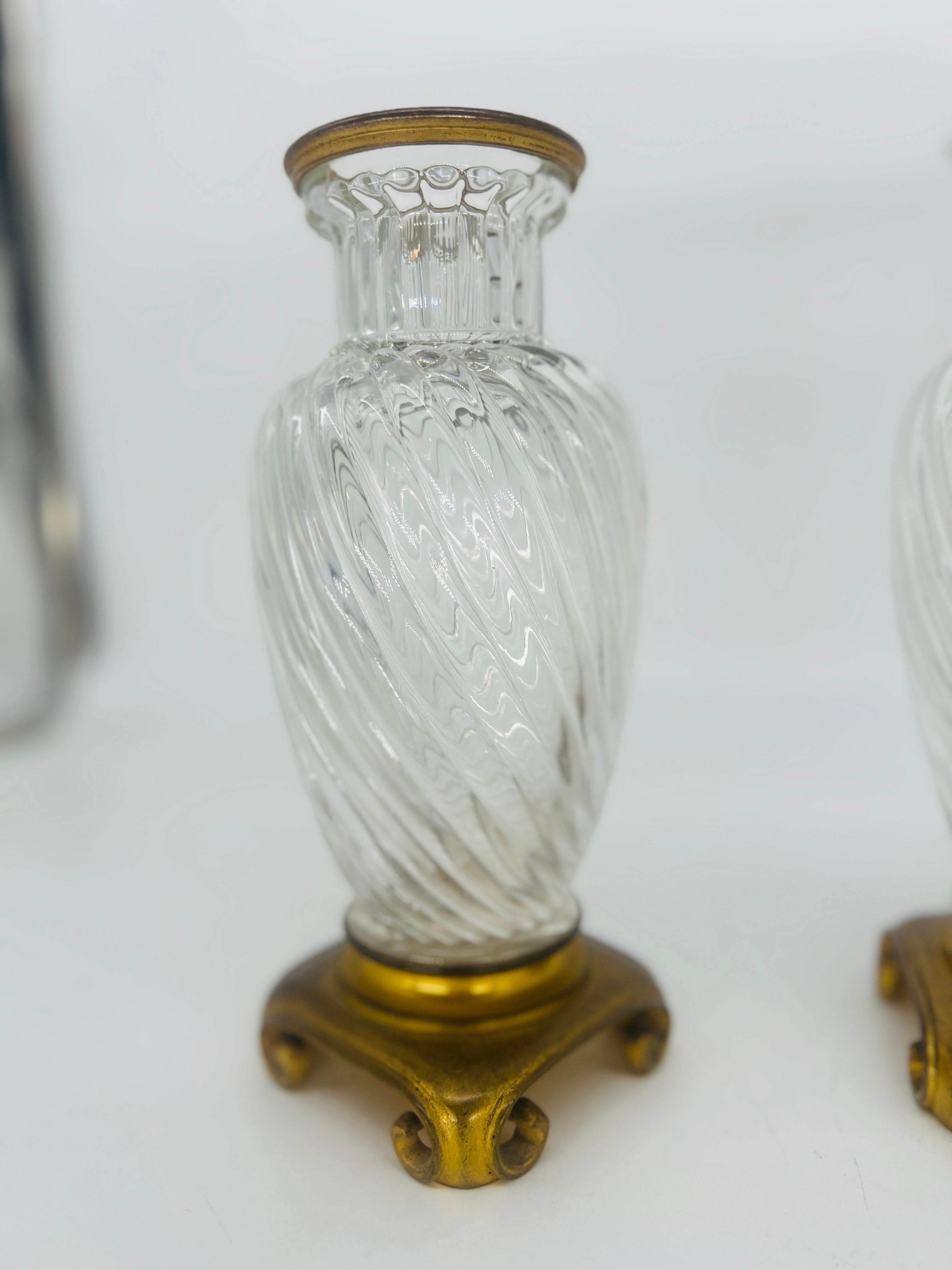 Paar Baccarat-Kristallvasen mit Wirbelmuster aus Bronze und Goldbronze aus dem 19. Jahrhundert im Angebot 4