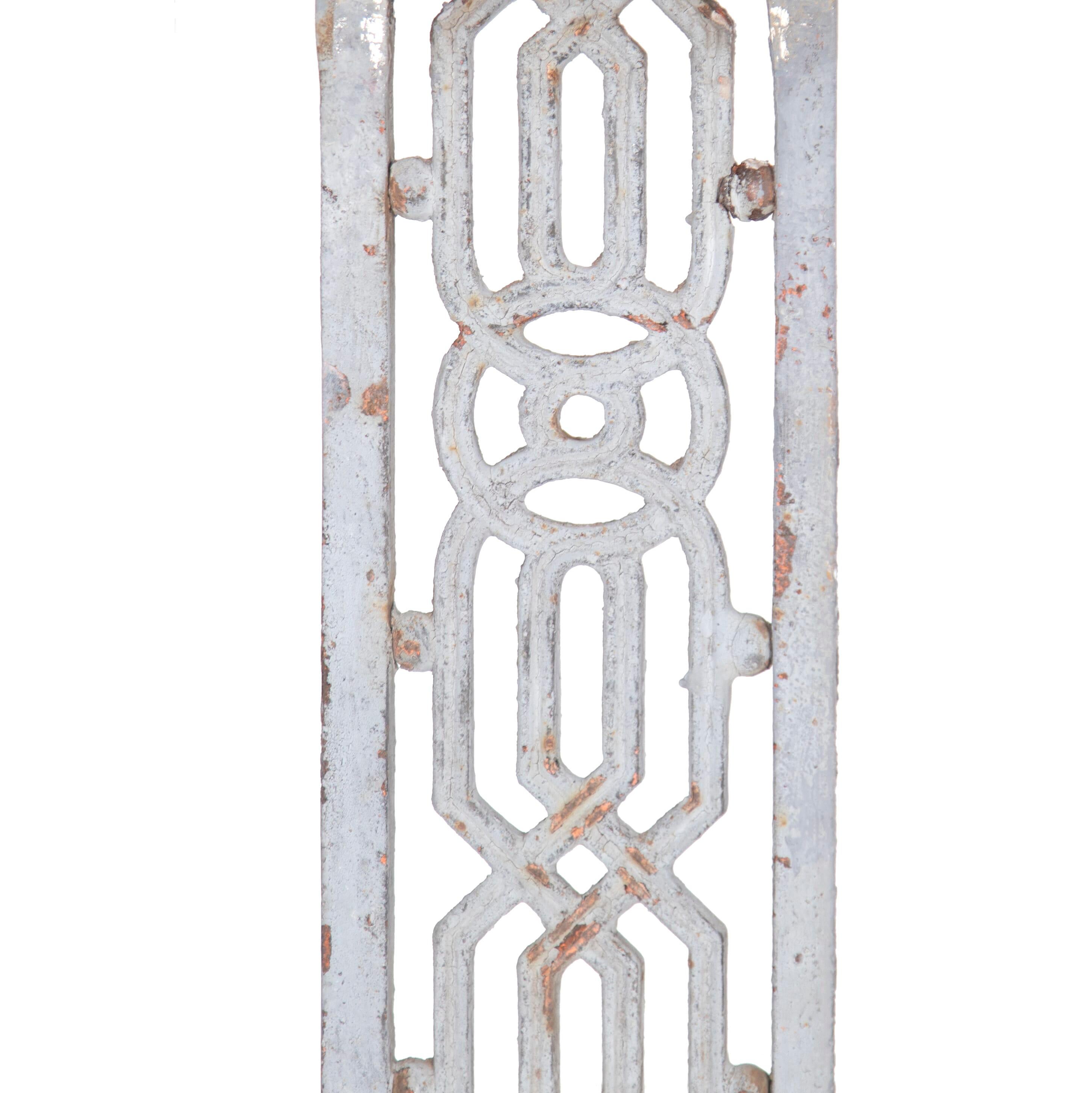 Paire de balustrades du XIXe siècle transformées en lampes. 
Recâblage et test PAT selon les normes britanniques.