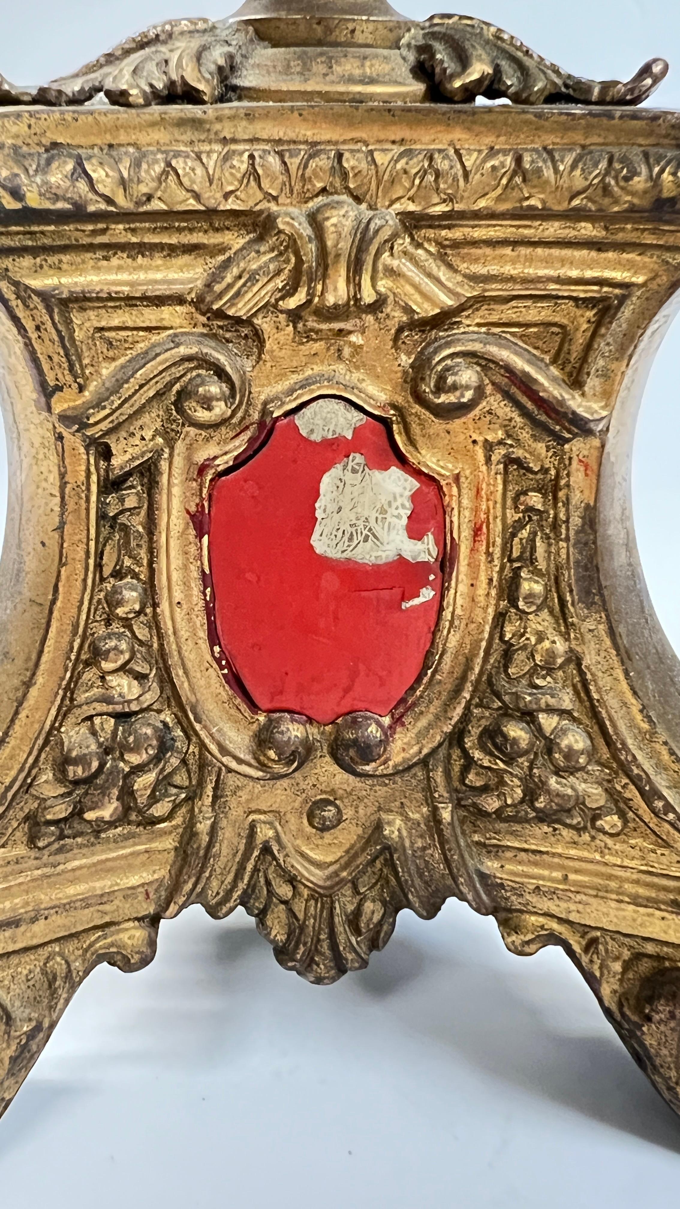 Coppia di candelabri barocchi del XIX secolo in bronzo dorato e marmo in vendita 7