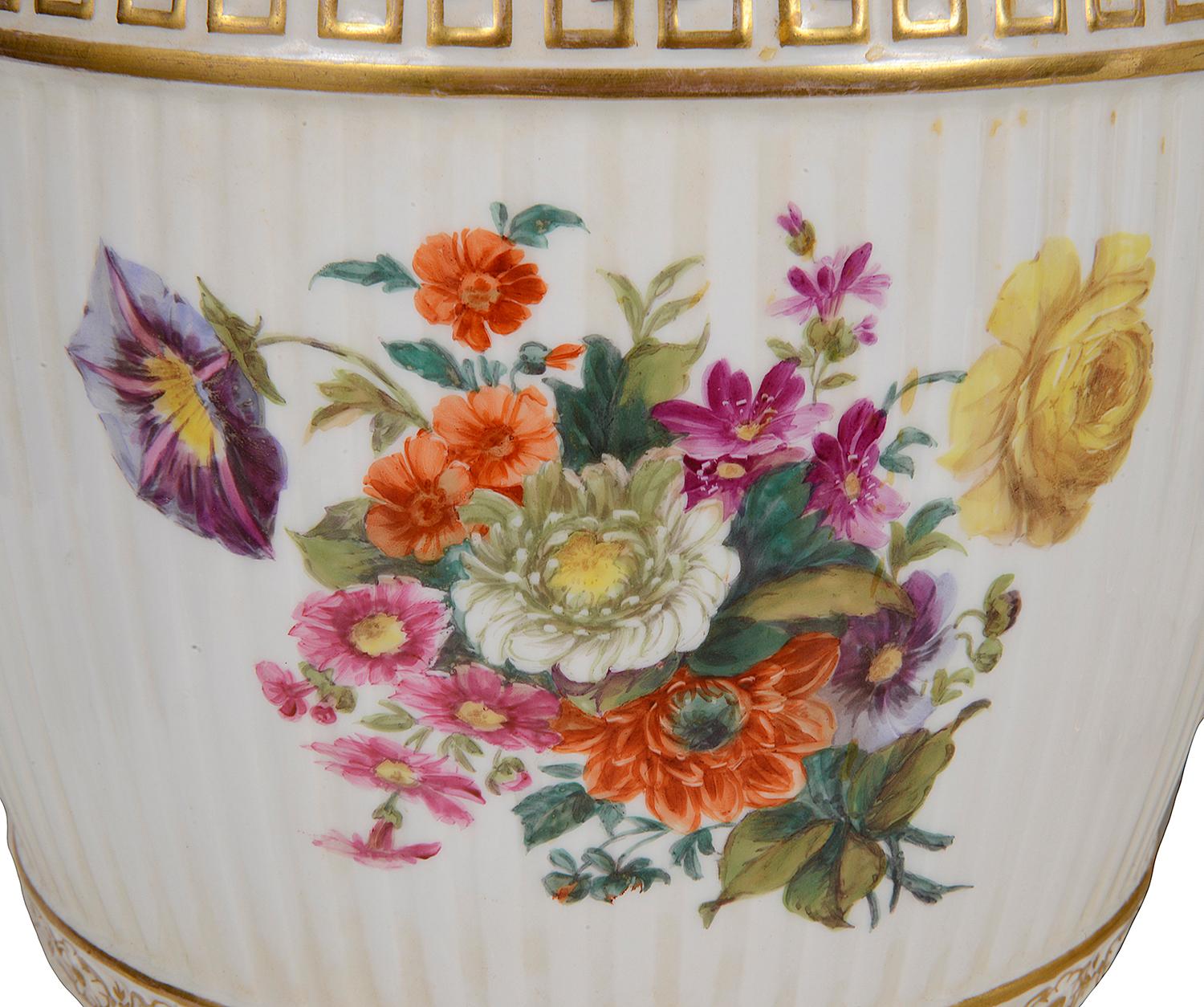 Paire de vases à couvercle Berlin du 19ème siècle avec couvercle en vente 1