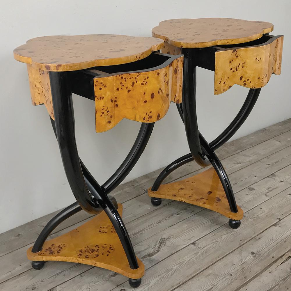 German Pair of Midcentury Biedermeier Burl Wood Trefoil End Tables