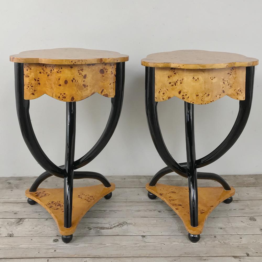 Ebonized Pair of Midcentury Biedermeier Burl Wood Trefoil End Tables