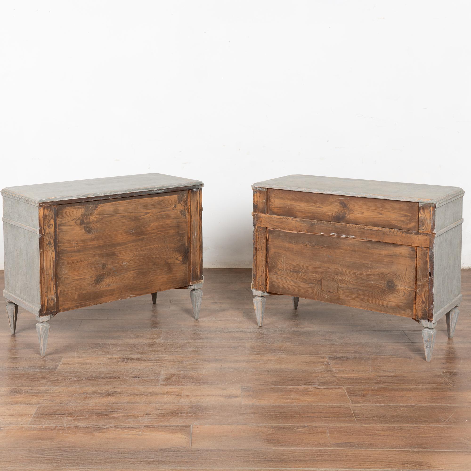 Pair, 19th Century Blue Swedish Gustavian Chest of Three Drawers For Sale 9