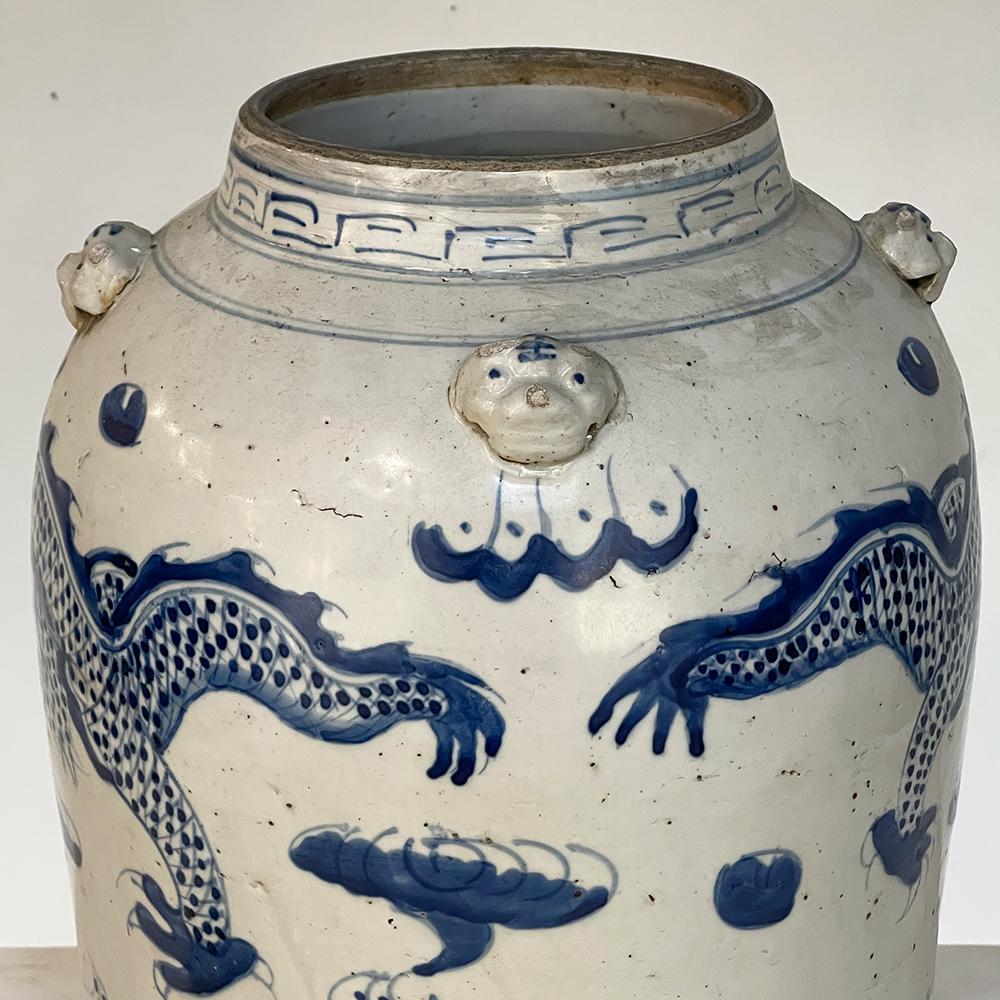 Pair 19th Century Blue & White Chinese Lidded Urns For Sale 8