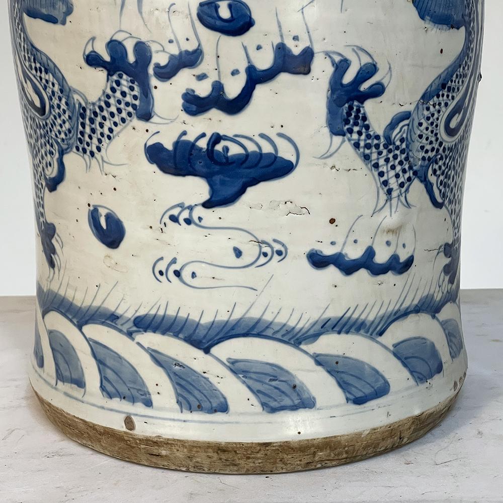 Pair 19th Century Blue & White Chinese Lidded Urns For Sale 3