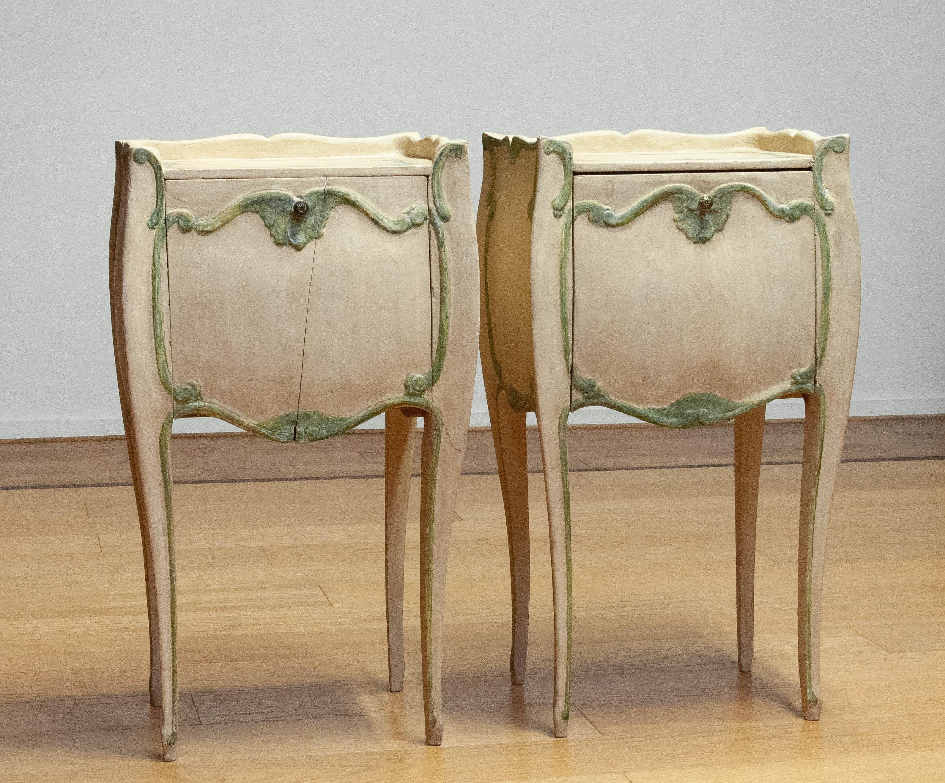 Pair 19th Century Bombay Curved And Painted Swedish Nightstands / Side Tables For Sale 4