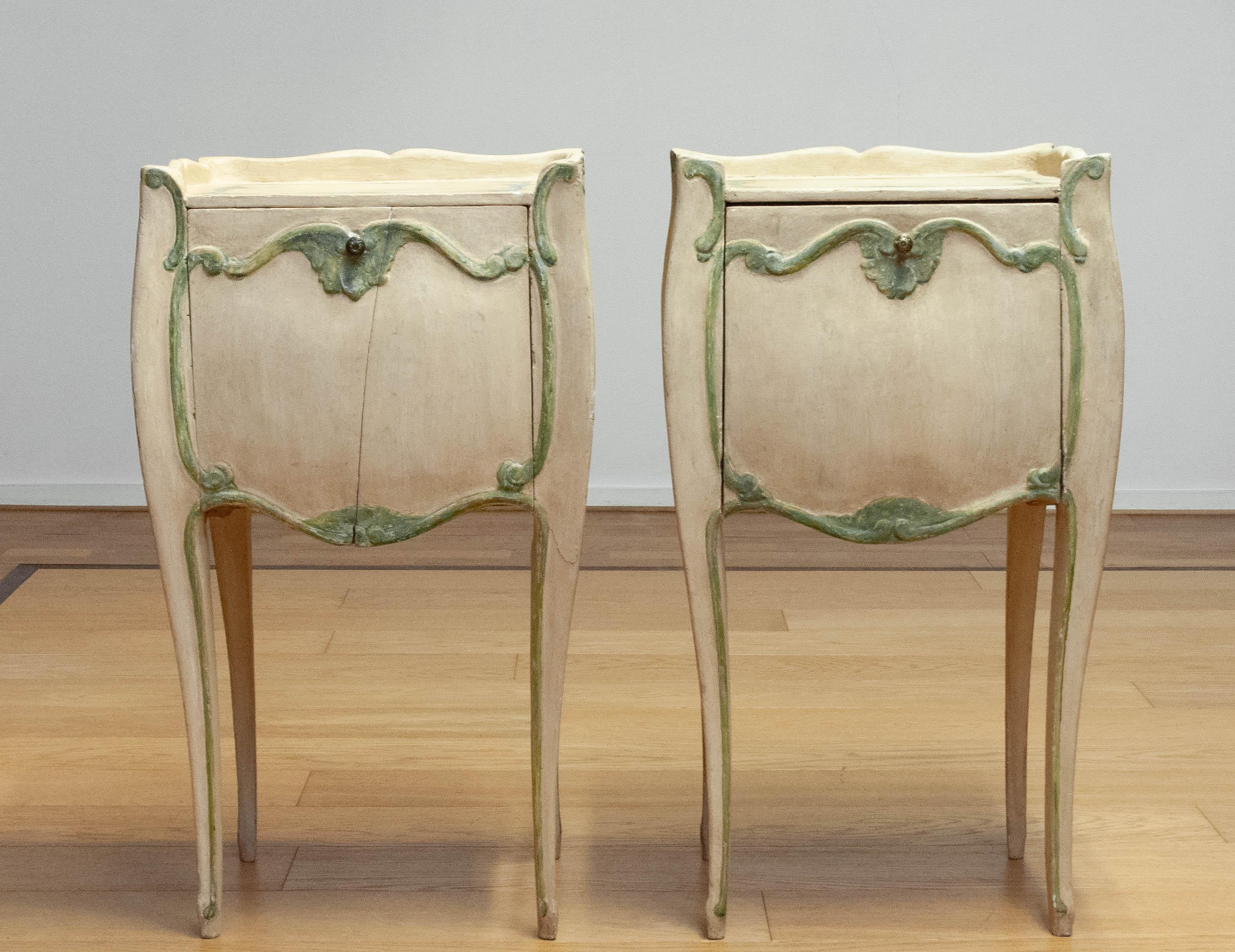 Pair 19th Century Bombay Curved And Painted Swedish Nightstands / Side Tables For Sale 5