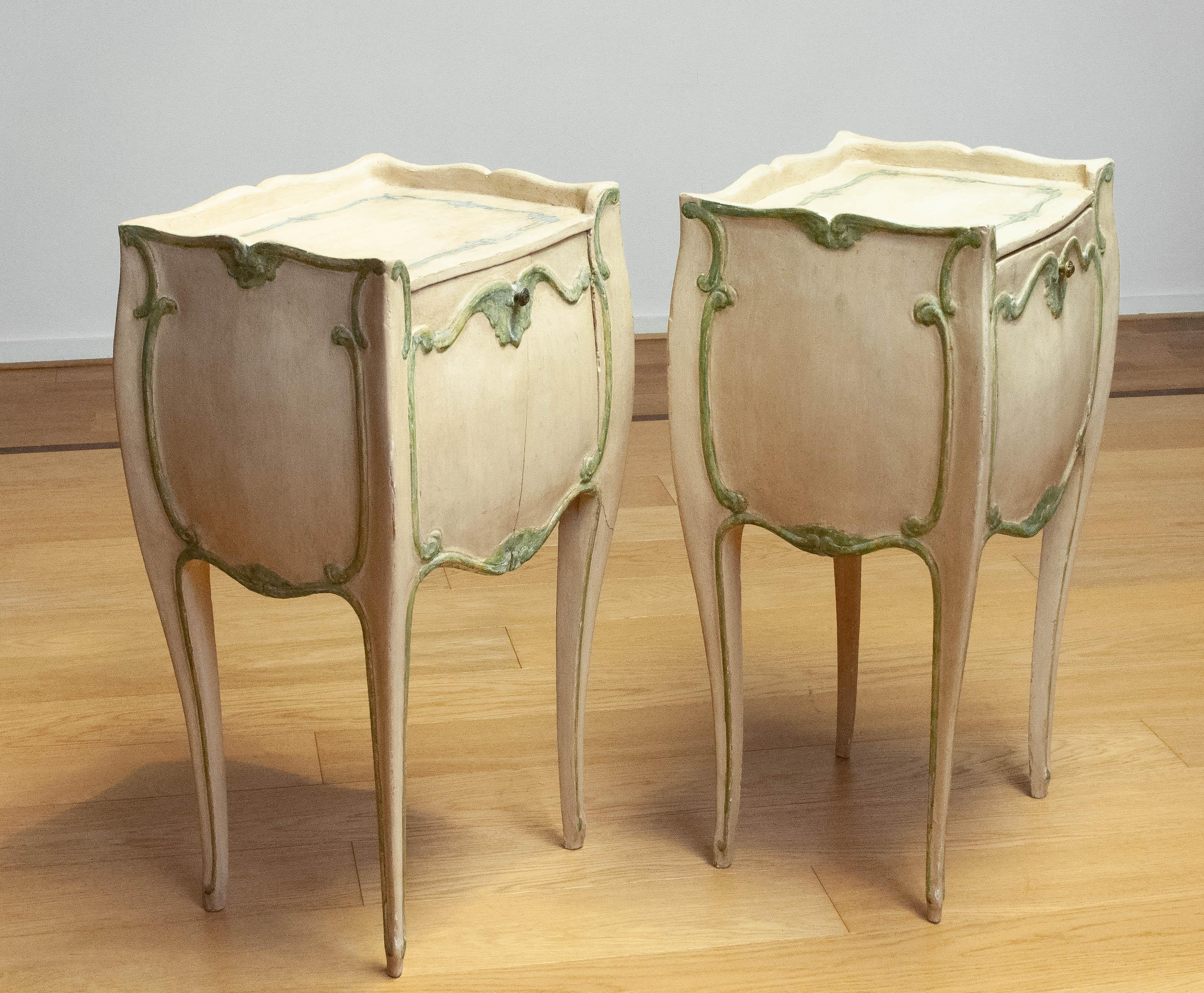 Pair 19th Century Bombay Curved And Painted Swedish Nightstands / Side Tables For Sale 7