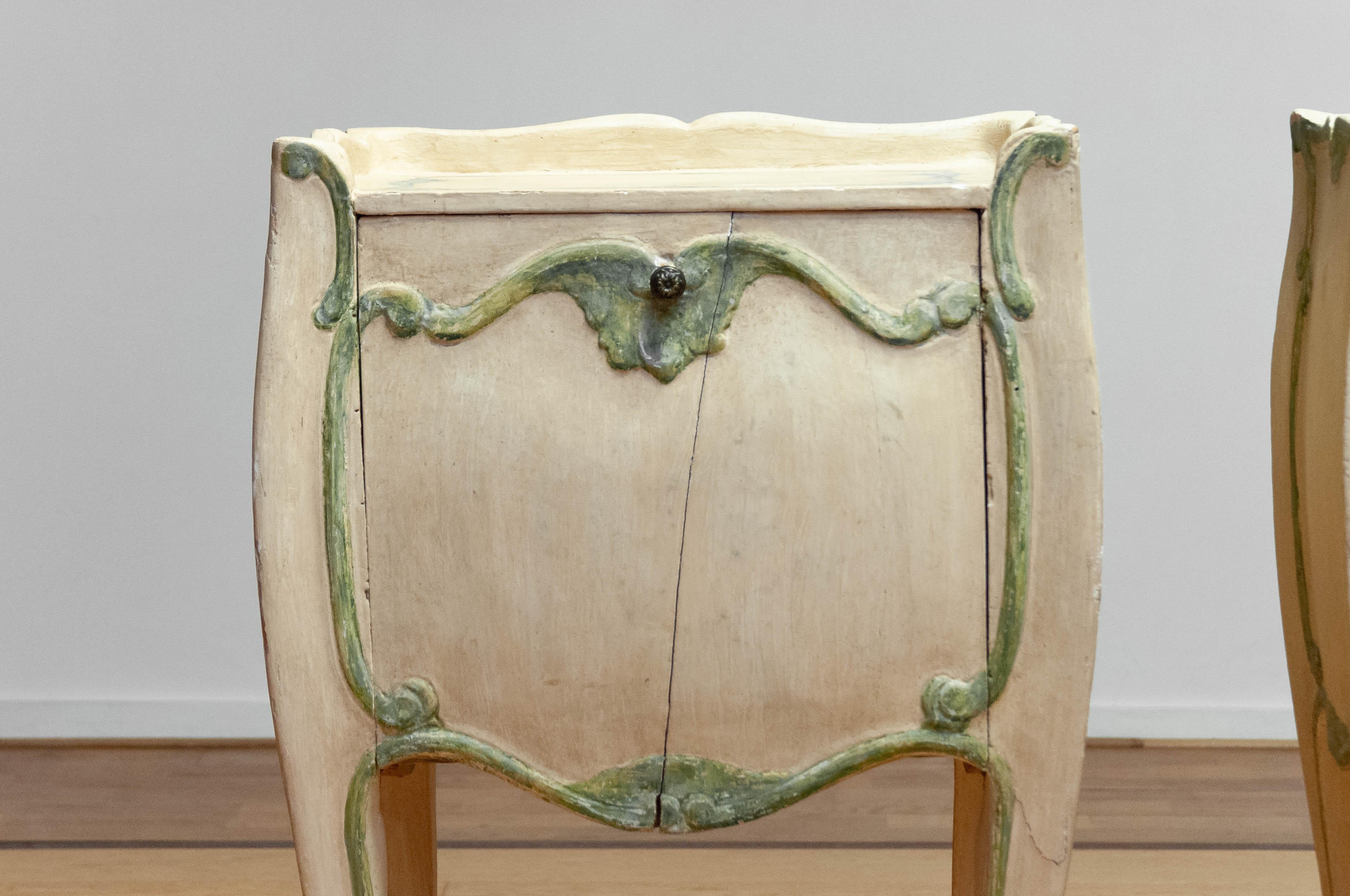 Pair 19th Century Bombay Curved And Painted Swedish Nightstands / Side Tables For Sale 9