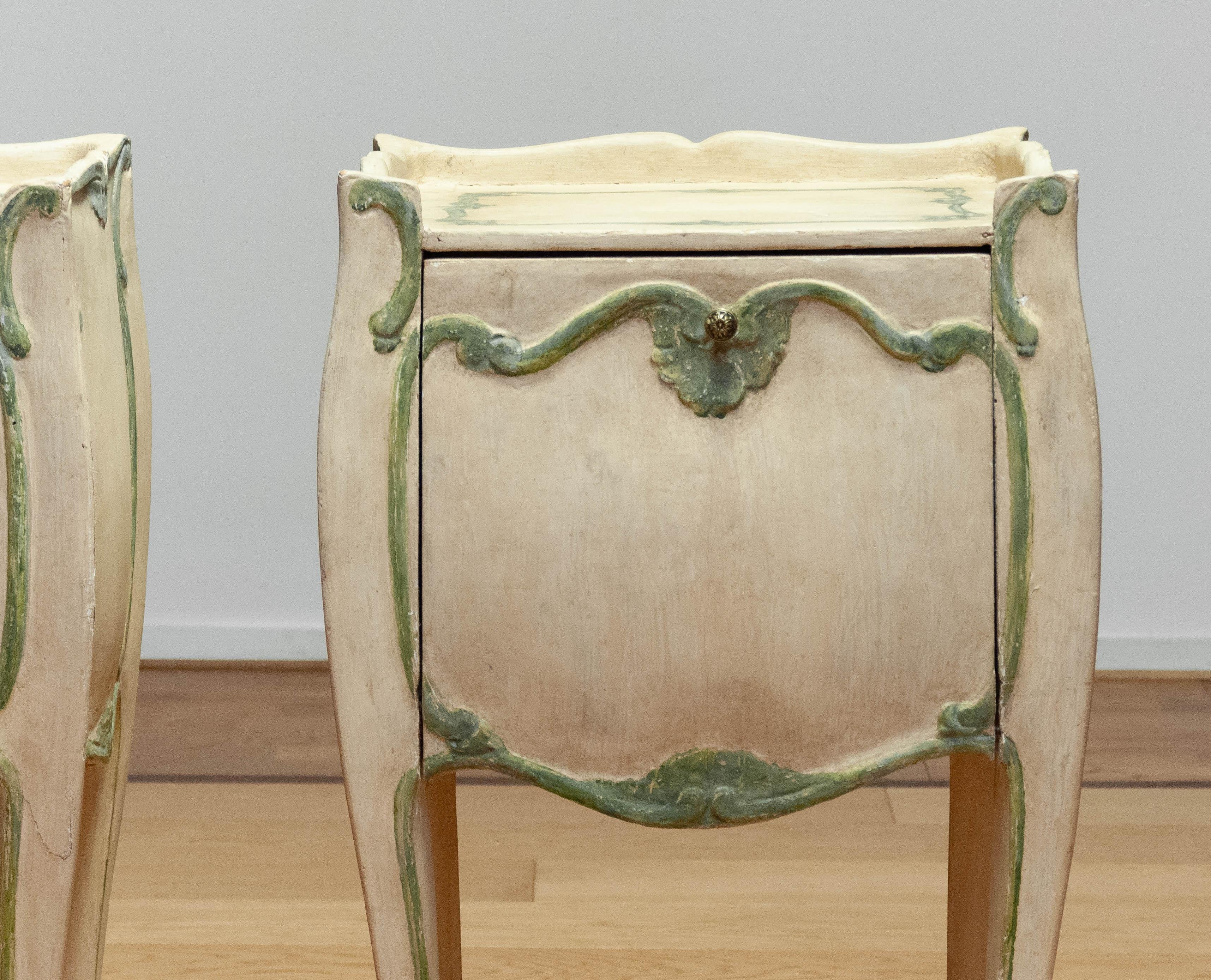 Pair 19th Century Bombay Curved And Painted Swedish Nightstands / Side Tables For Sale 10