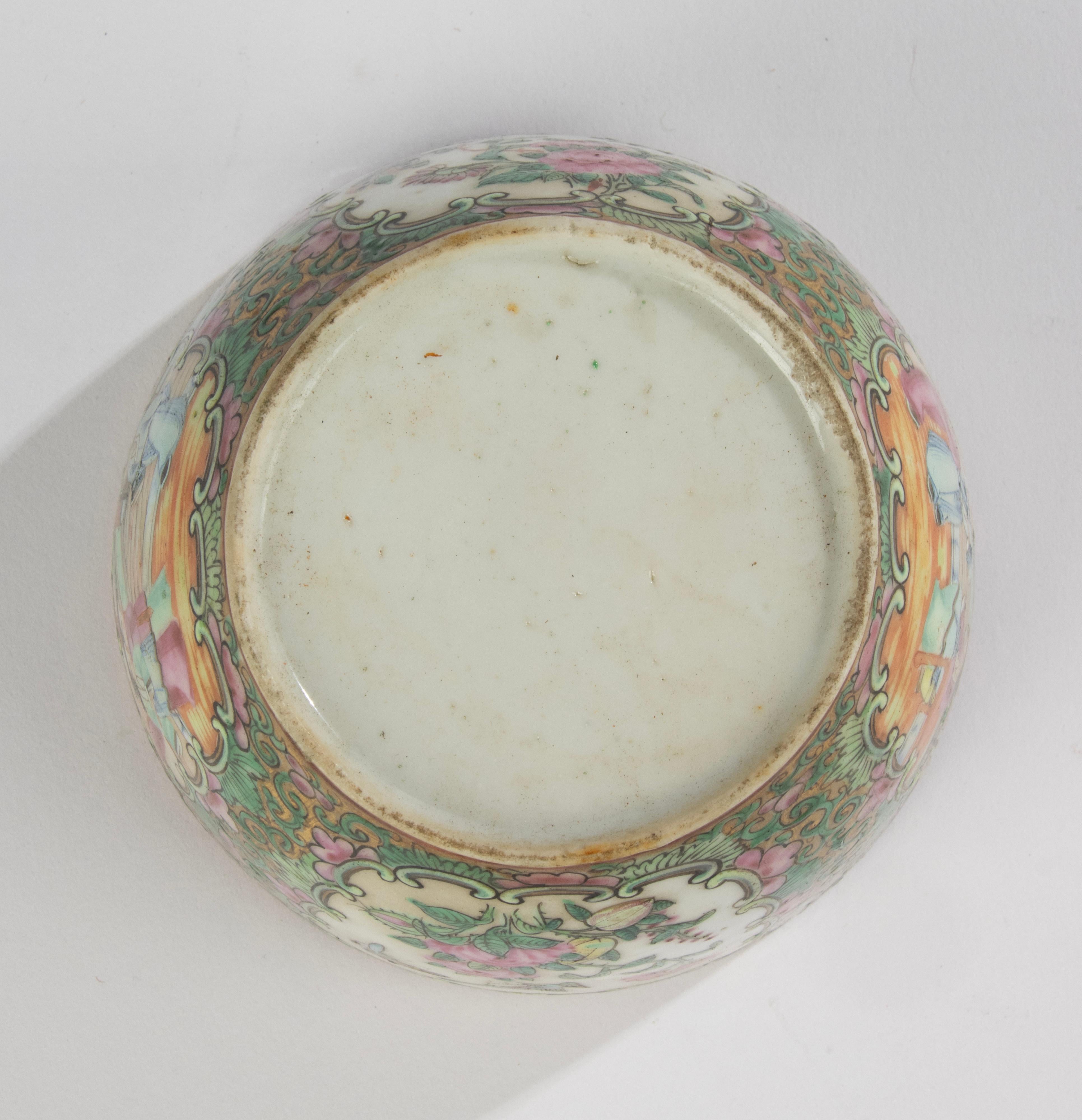 Paire de bols du 19ème siècle - Porcelaine chinoise - Family Rose - Montures en bronze doré en vente 11