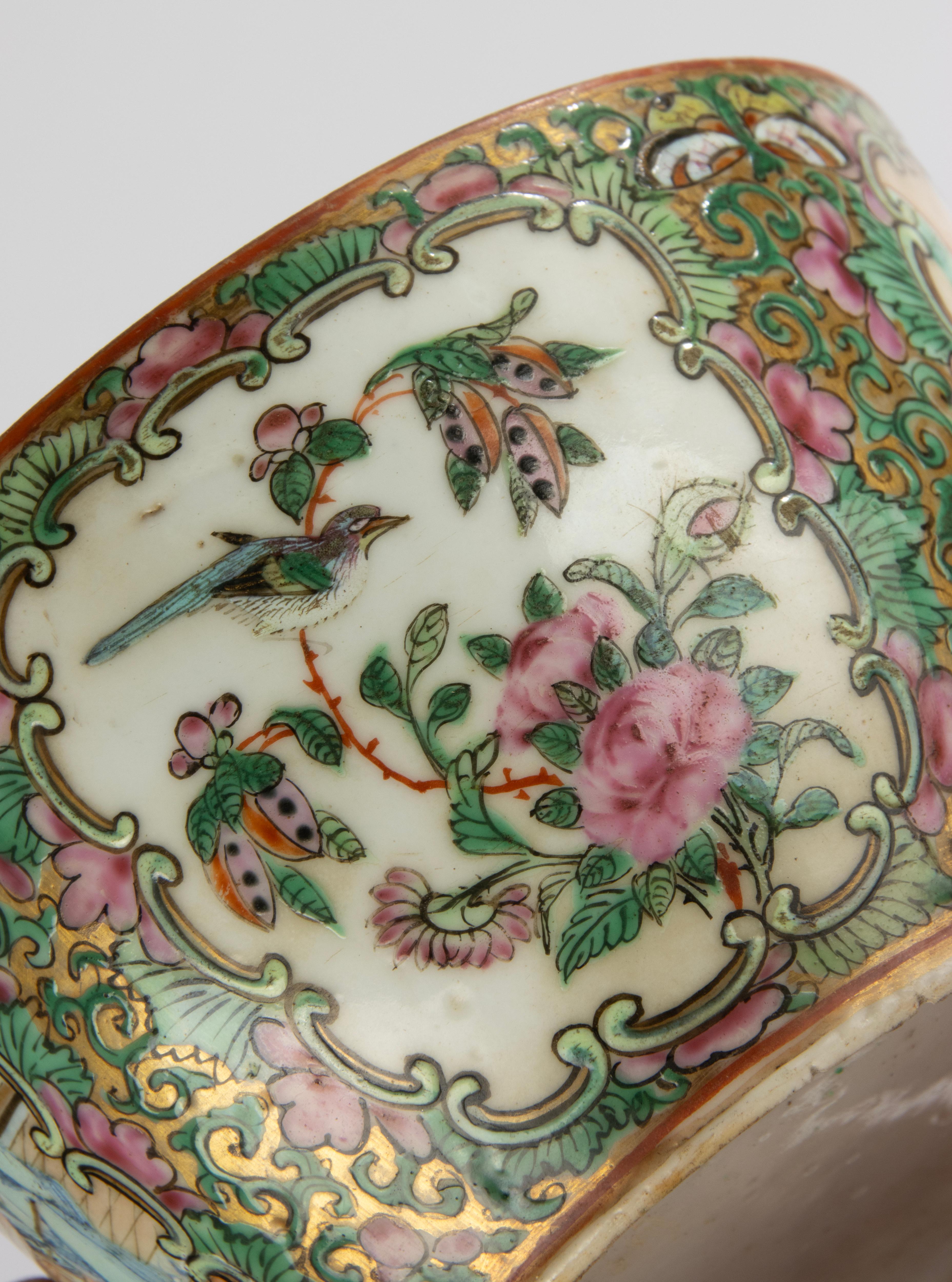 Paire de bols du 19ème siècle - Porcelaine chinoise - Family Rose - Montures en bronze doré en vente 12