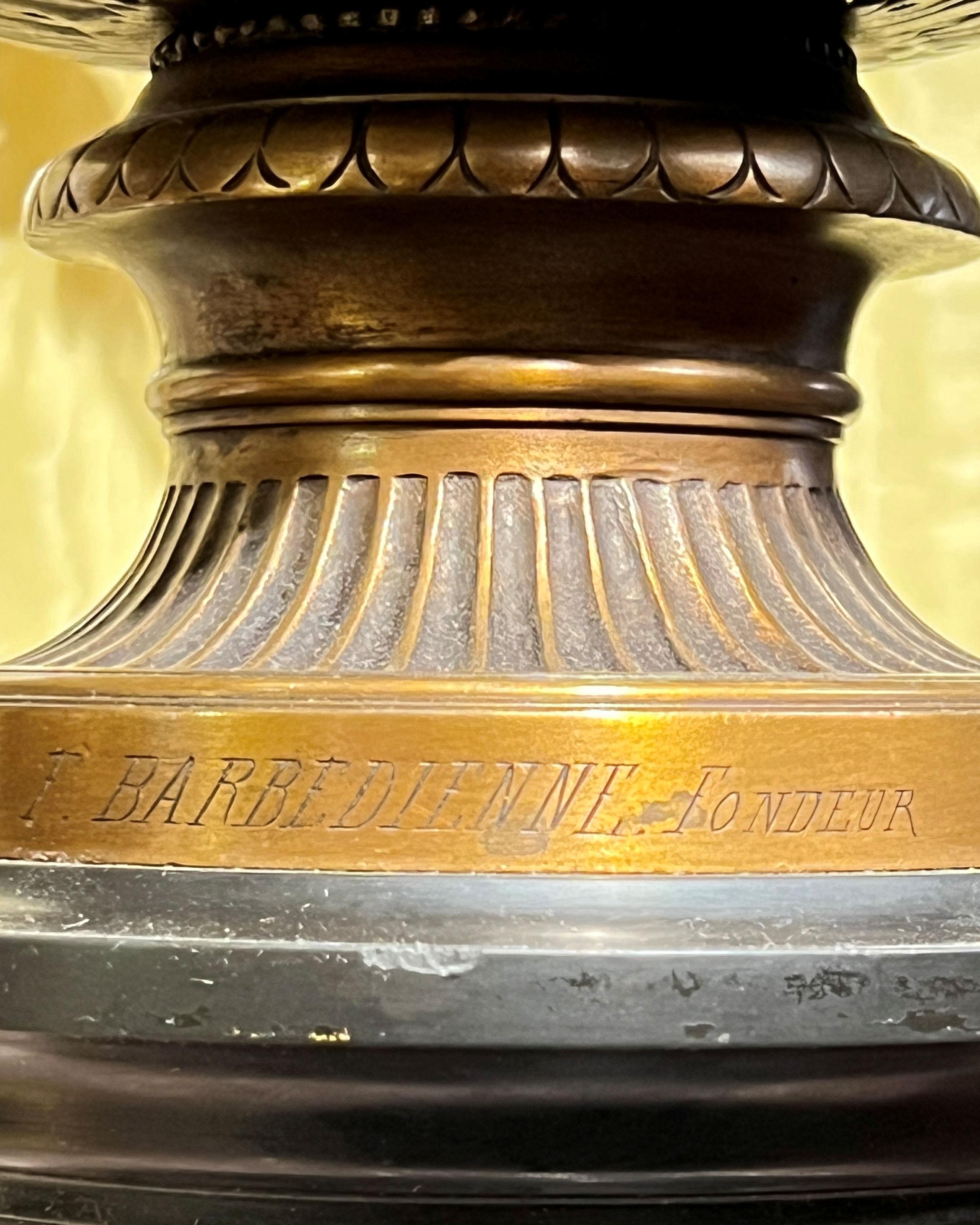 Coppia di vasi da centrotavola Warwick in bronzo e marmo del XIX secolo di Barbedienne in vendita 2