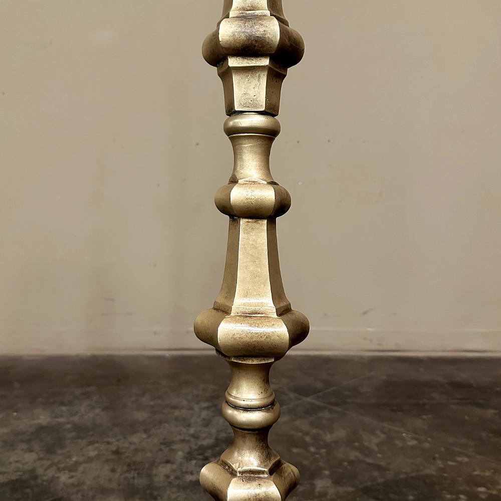 Coppia di lampade da terra a candeliere in bronzo del XIX secolo in vendita 5