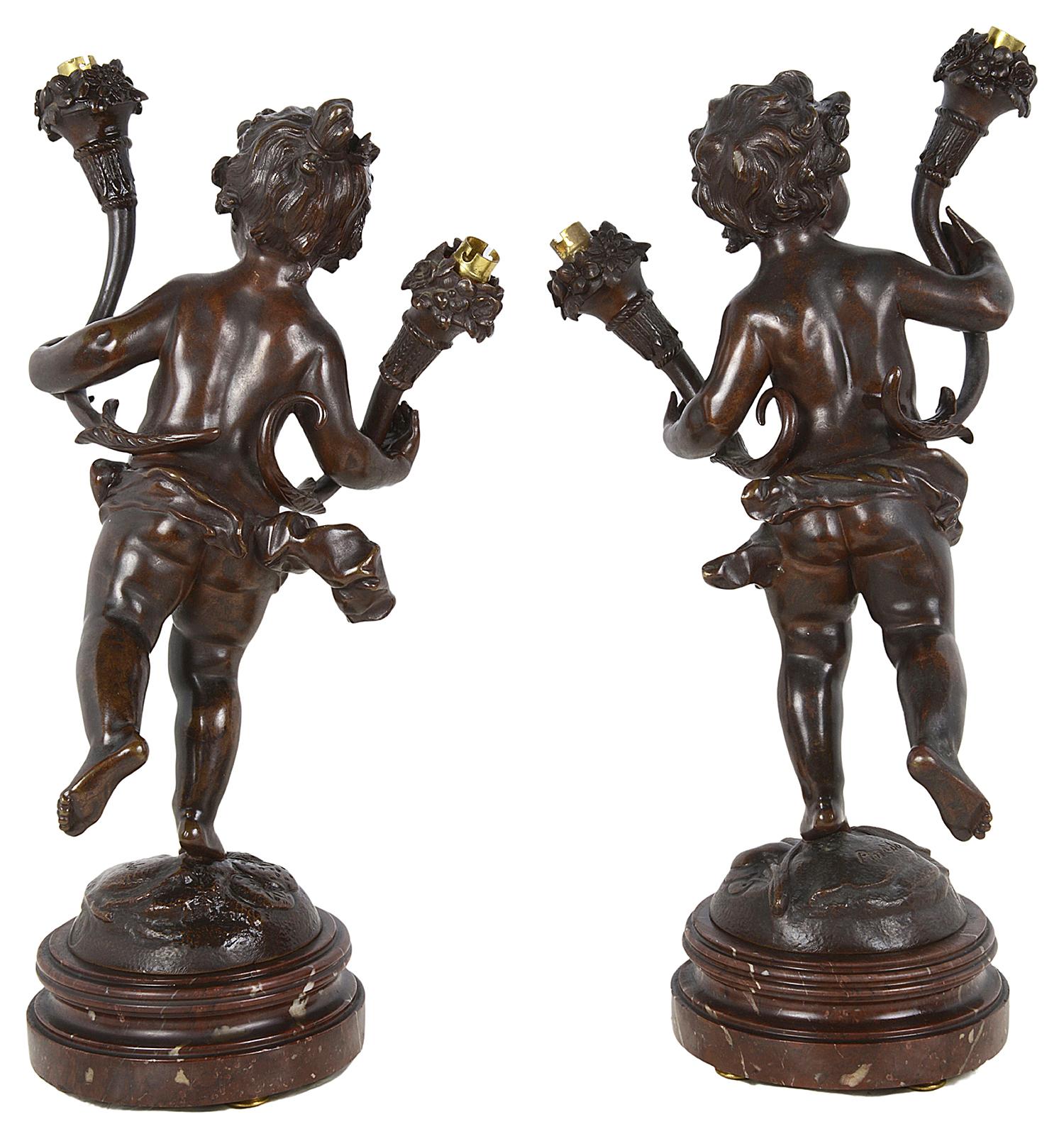 Romantique Paire de lampes à chérubin en bronze du 19ème siècle en vente