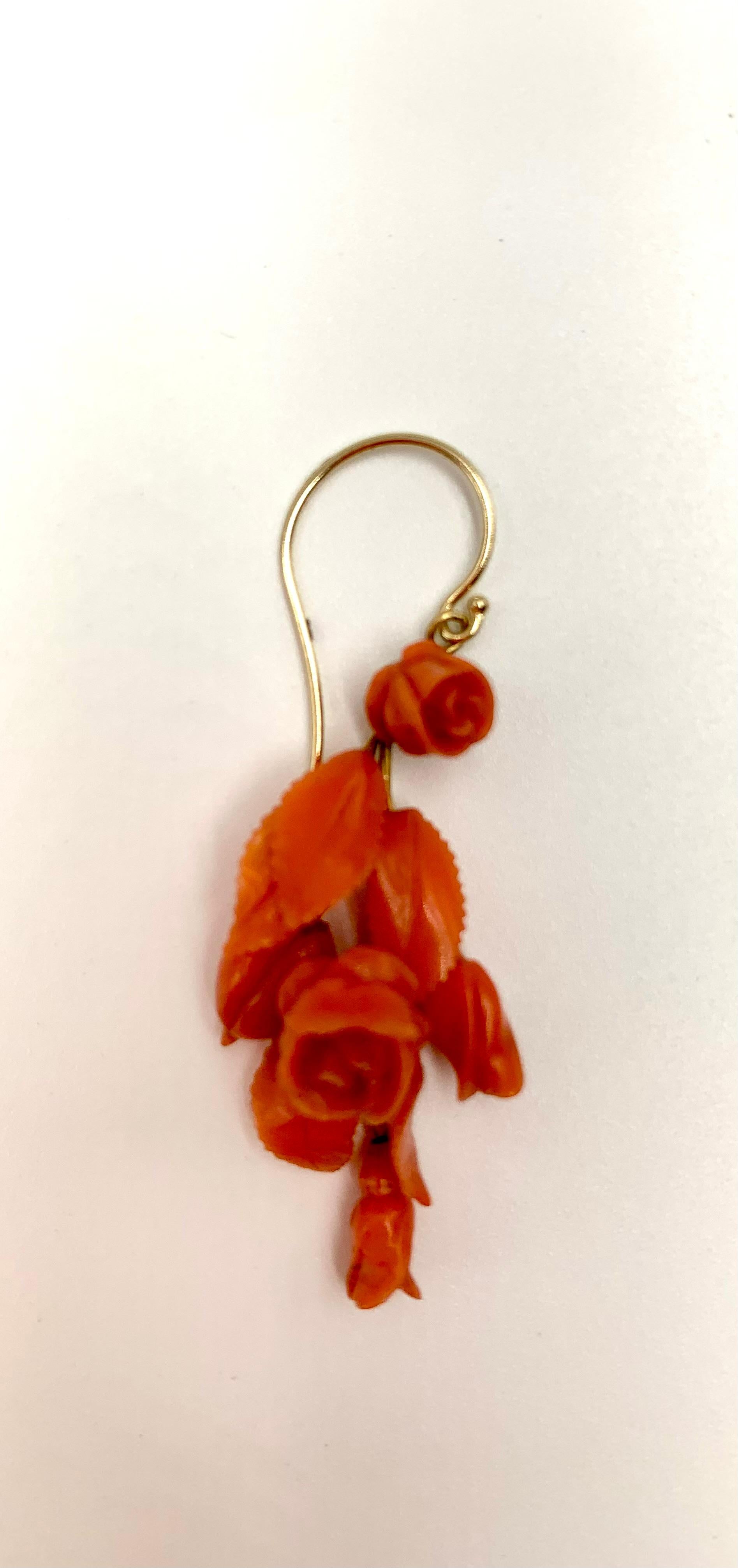 Pair 19th Century Carved Coral Rosebud and Leaf 14K Yellow Gold Earrings In Good Condition For Sale In New York, NY