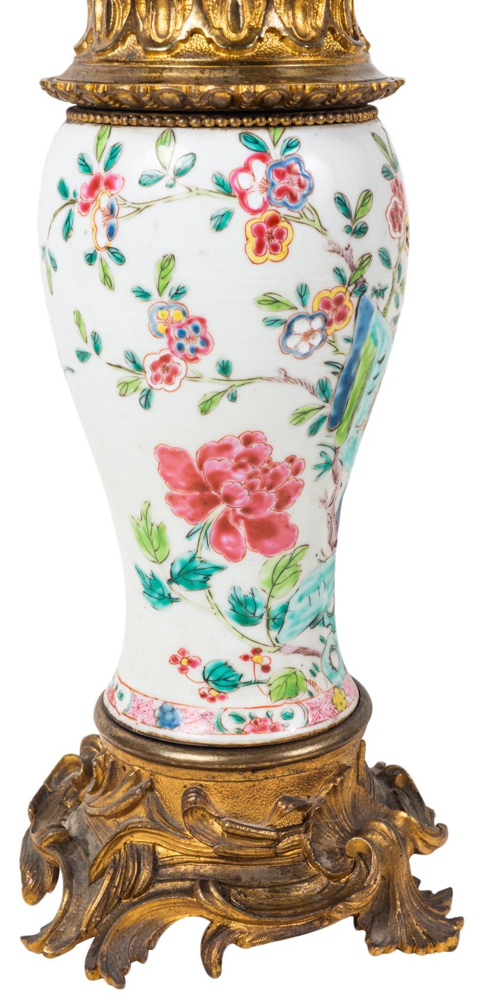 XIXe siècle Paire de vases / lampes Famille Rose chinoises du 19e siècle, vers 1880 en vente