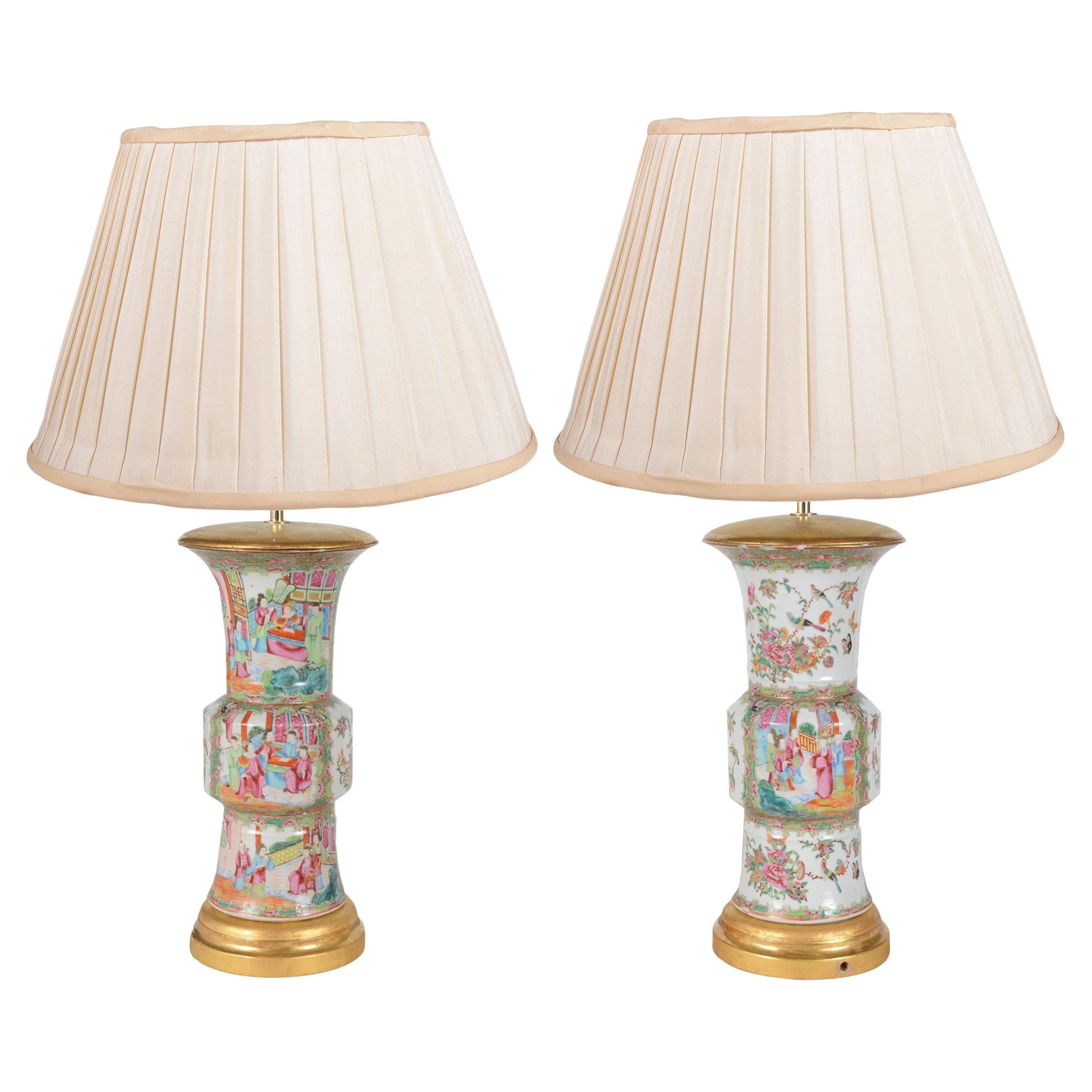 Paar chinesische Rosenmedaillon-Vasen/Lampen aus dem 19. Jahrhundert