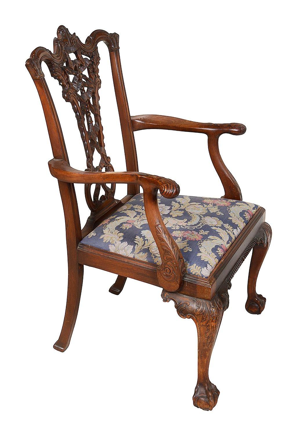 Anglais Paire de fauteuils à dossier ruban de style Chippendale du 19ème siècle en vente