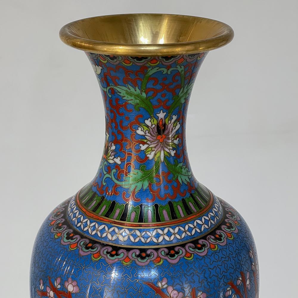 Paire de vases en cloisonné du XIXe siècle en vente 1