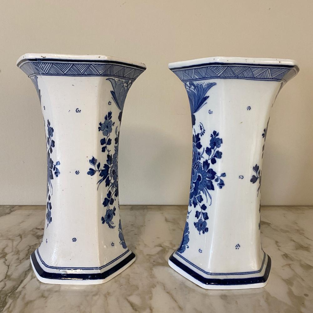 Dutch Colonial Pair of 19th Century Delft Blue and White Vases For Sale