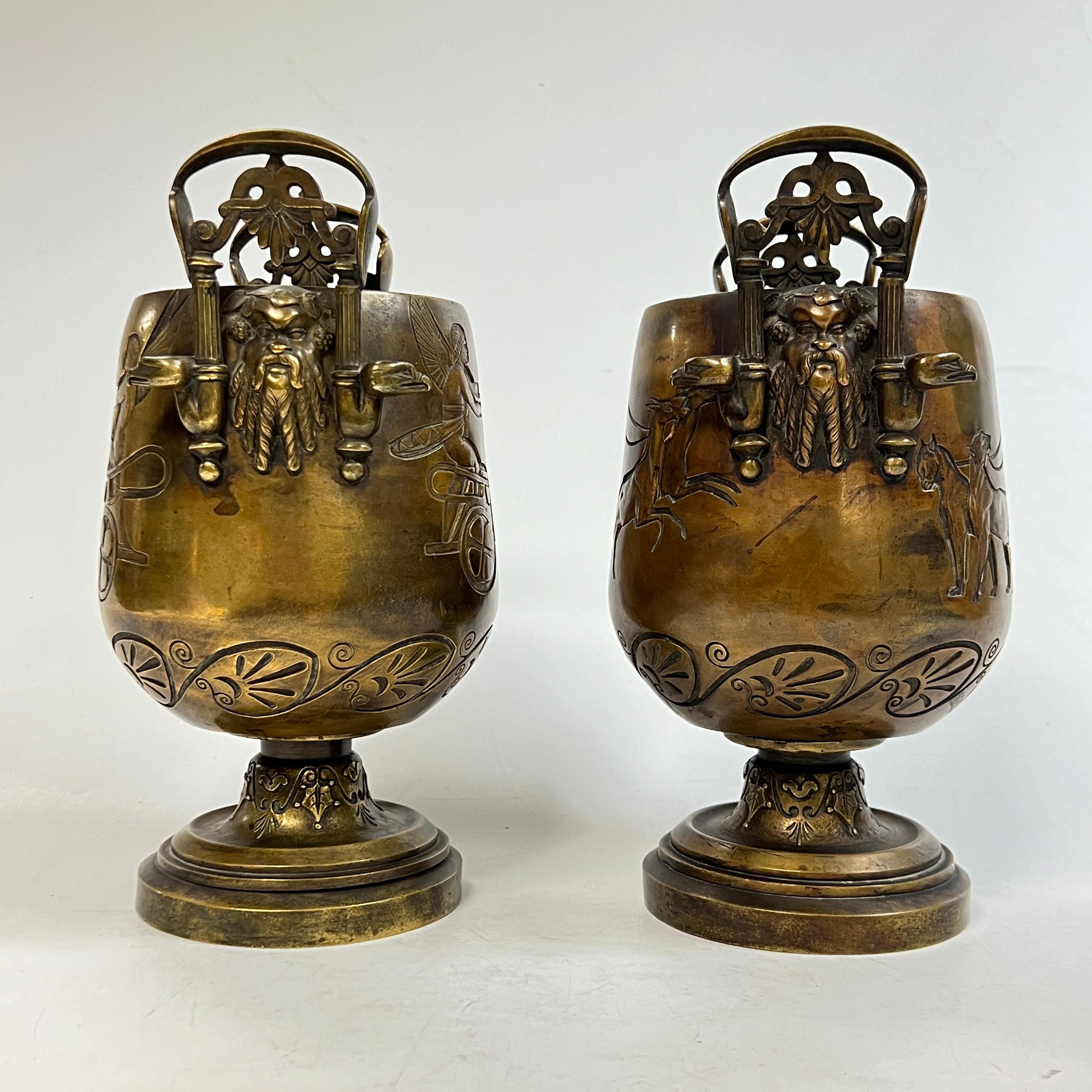 Coppia di vasi in bronzo egiziani del XIX secolo in vendita 1