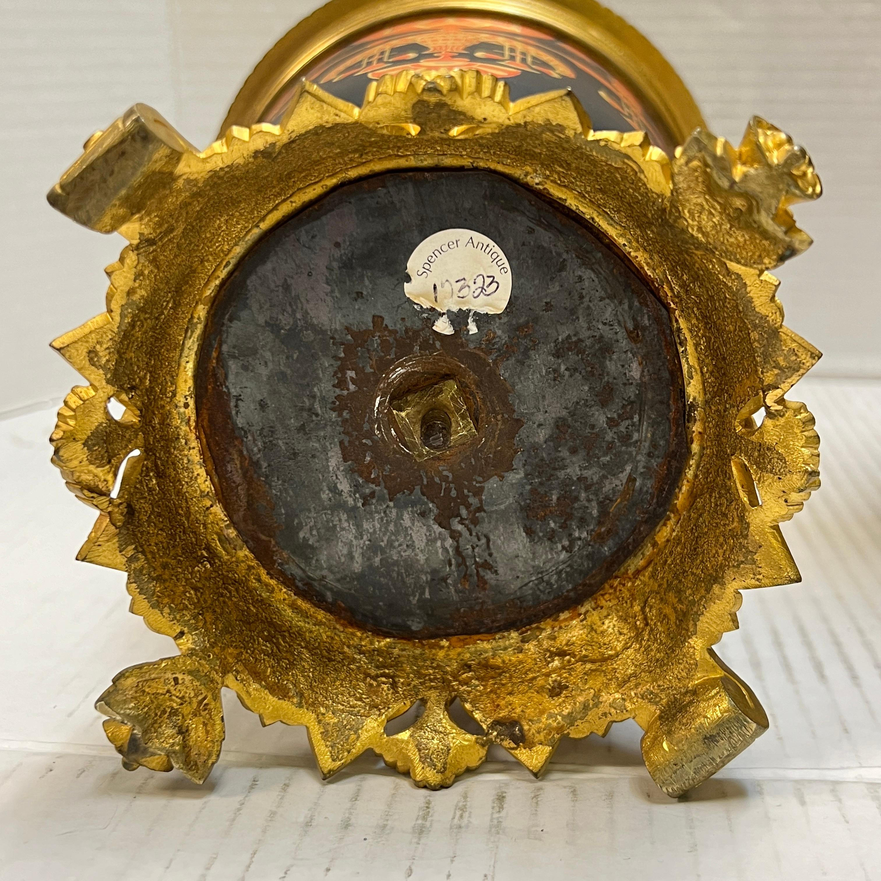 Coppia di vasi in bronzo dorato del XIX secolo del periodo del Rinascimento egiziano in vendita 5