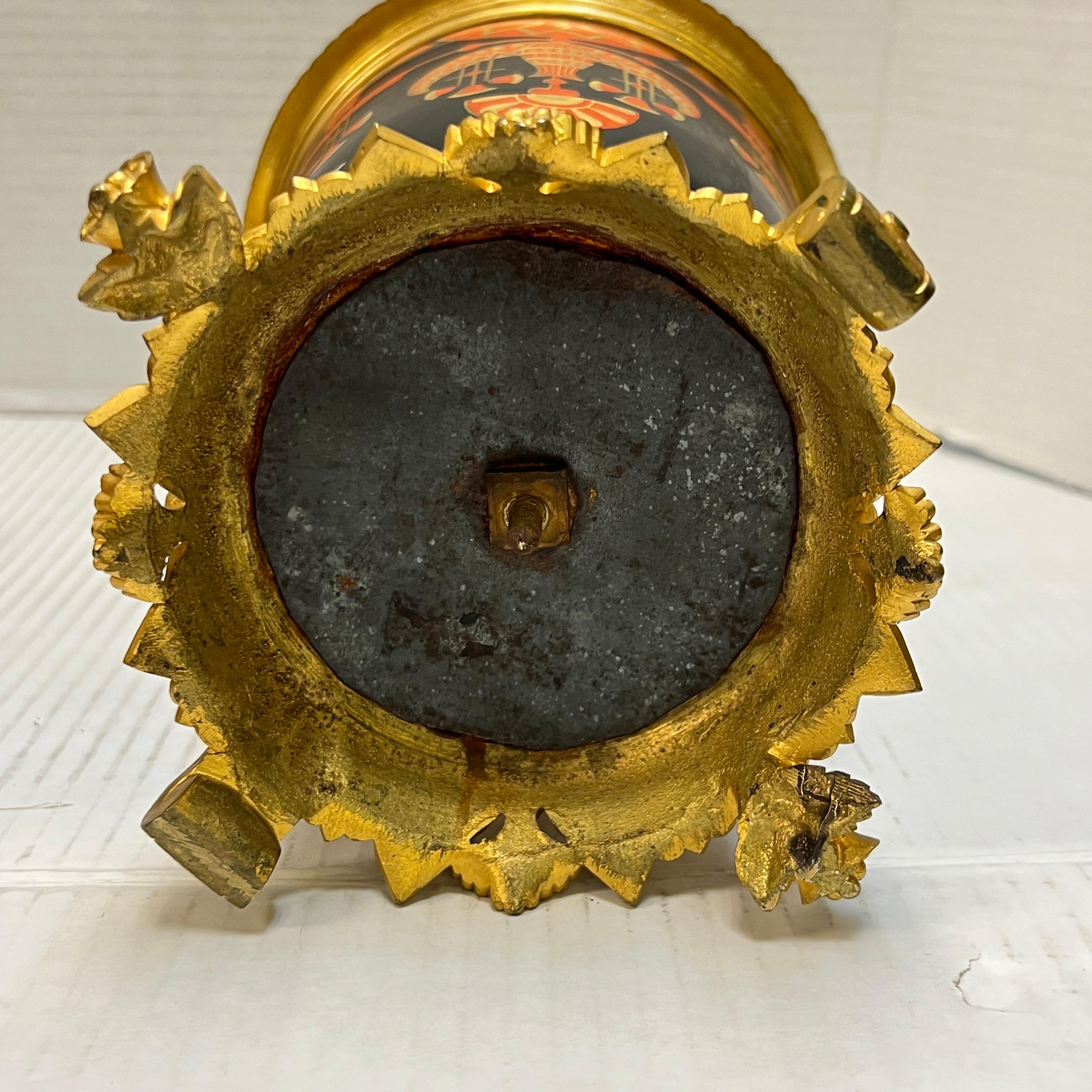 Coppia di vasi in bronzo dorato del XIX secolo del periodo del Rinascimento egiziano in vendita 6
