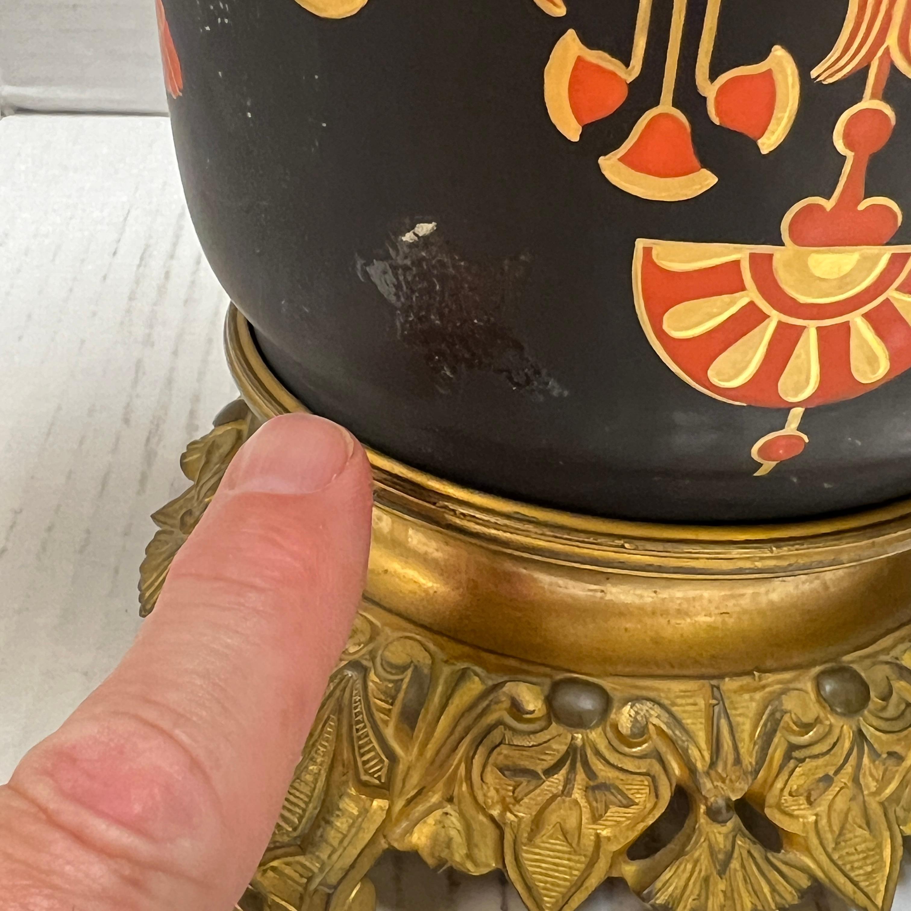Coppia di vasi in bronzo dorato del XIX secolo del periodo del Rinascimento egiziano in vendita 9