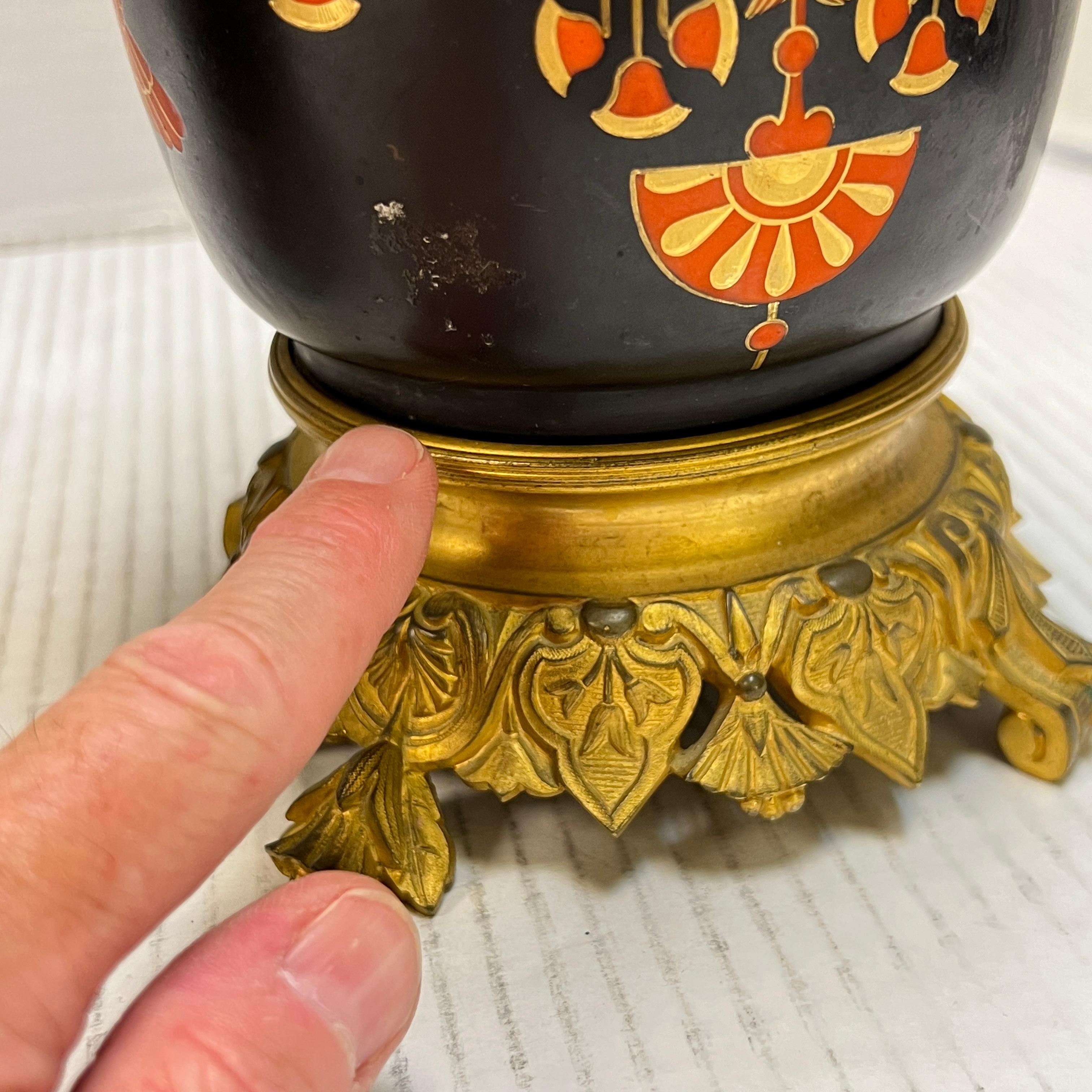 Coppia di vasi in bronzo dorato del XIX secolo del periodo del Rinascimento egiziano in vendita 10