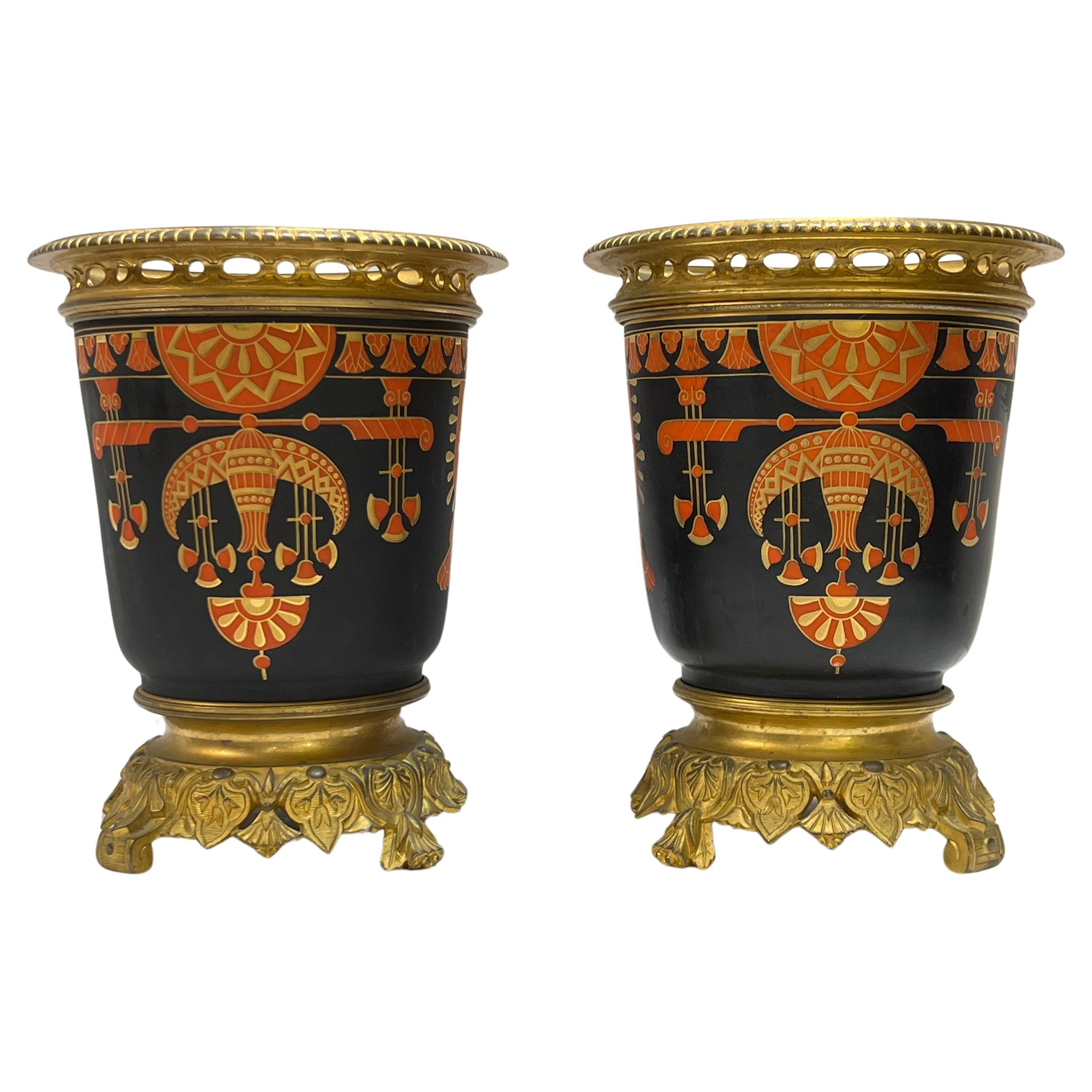 Coppia di vasi in bronzo dorato del XIX secolo del periodo del Rinascimento egiziano
