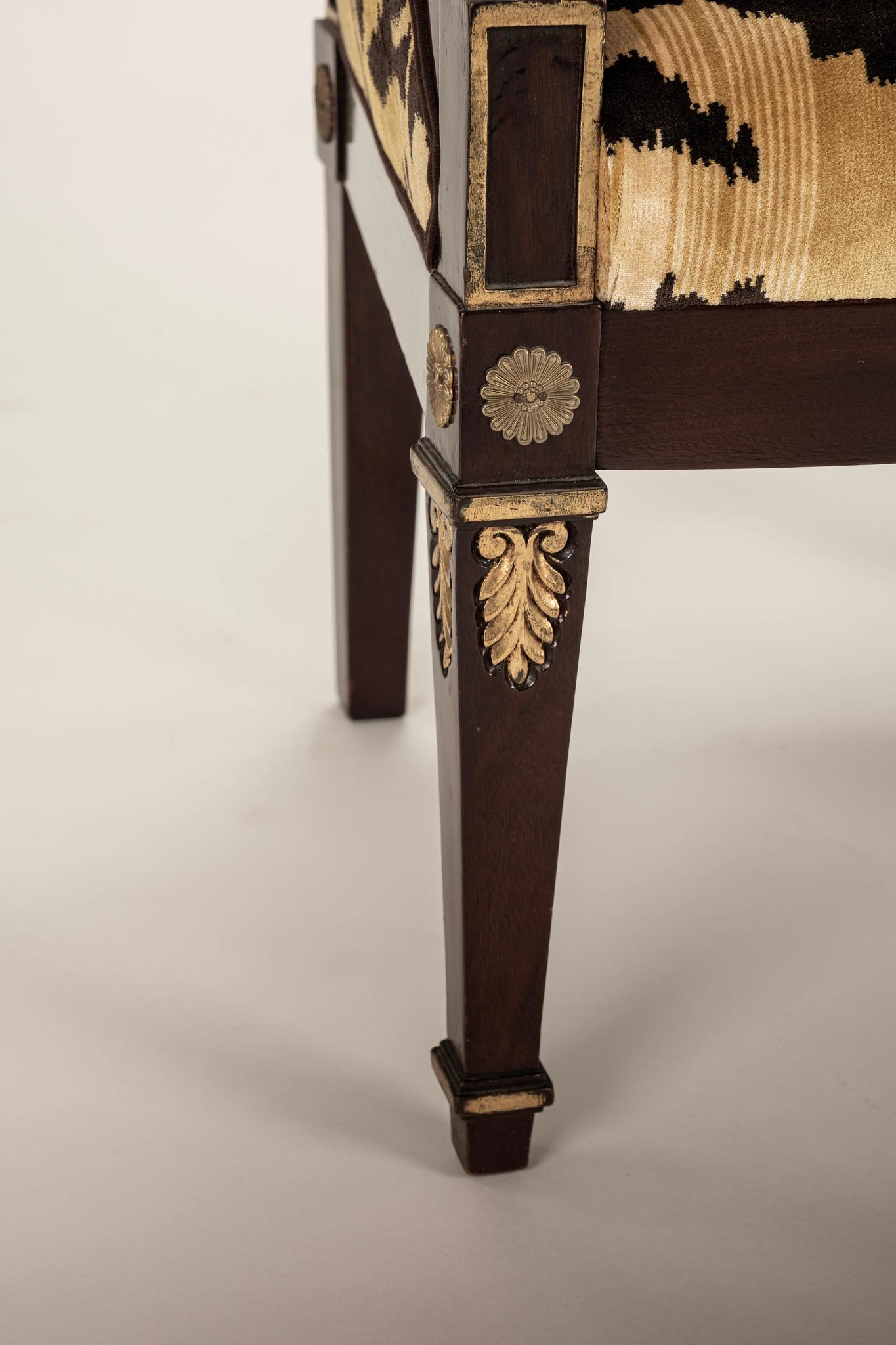 Paire de chaises Bergère Empire du XIXe siècle en velours tigré Scalamandré en vente 6