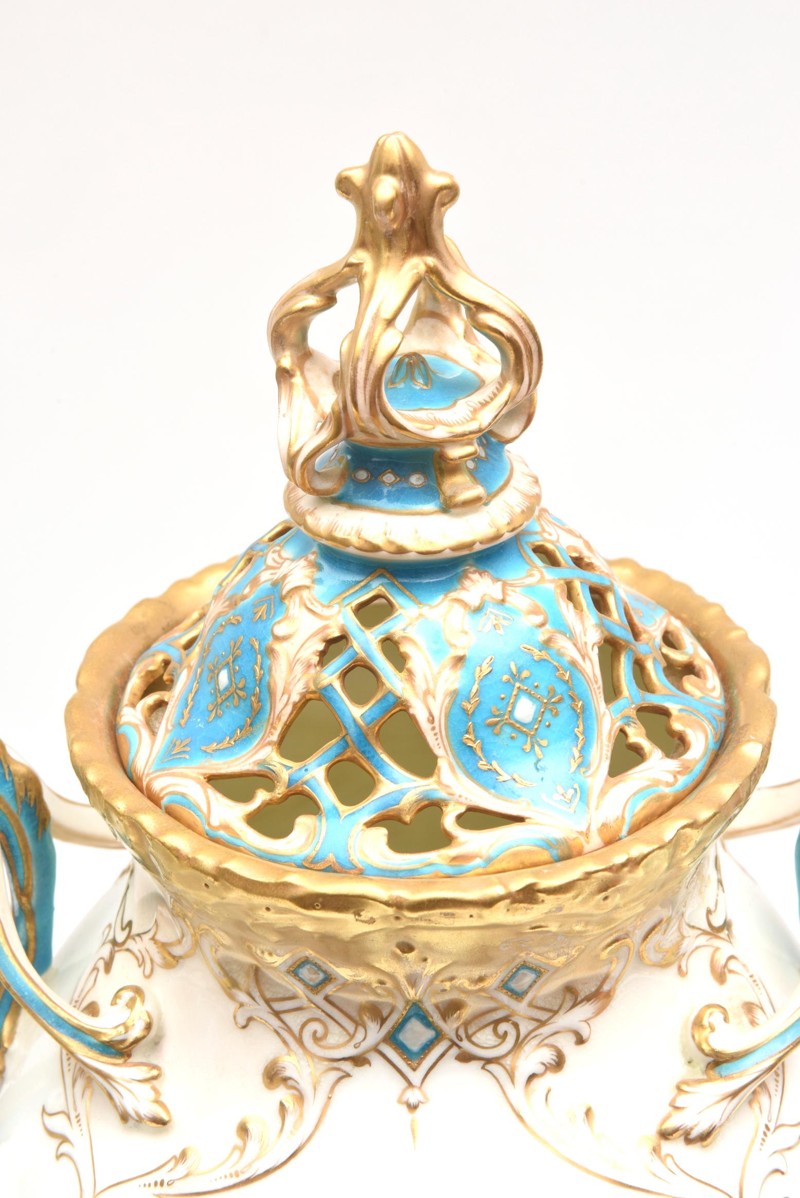 19th Century English Covered Vases, Vibrant Turquoise, Exquisitely Crafted, Pair In Good Condition In West Palm Beach, FL