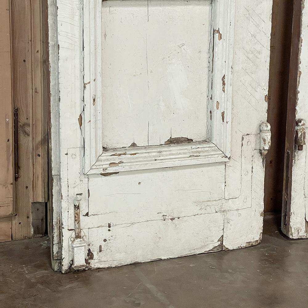 Paar Außentüren aus dem 19. Jahrhundert mit Schmiedeeisen im Angebot 13