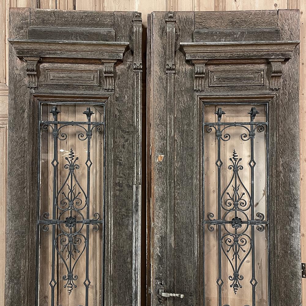 Paar Außentüren aus dem 19. Jahrhundert mit Schmiedeeisen (Eisen) im Angebot