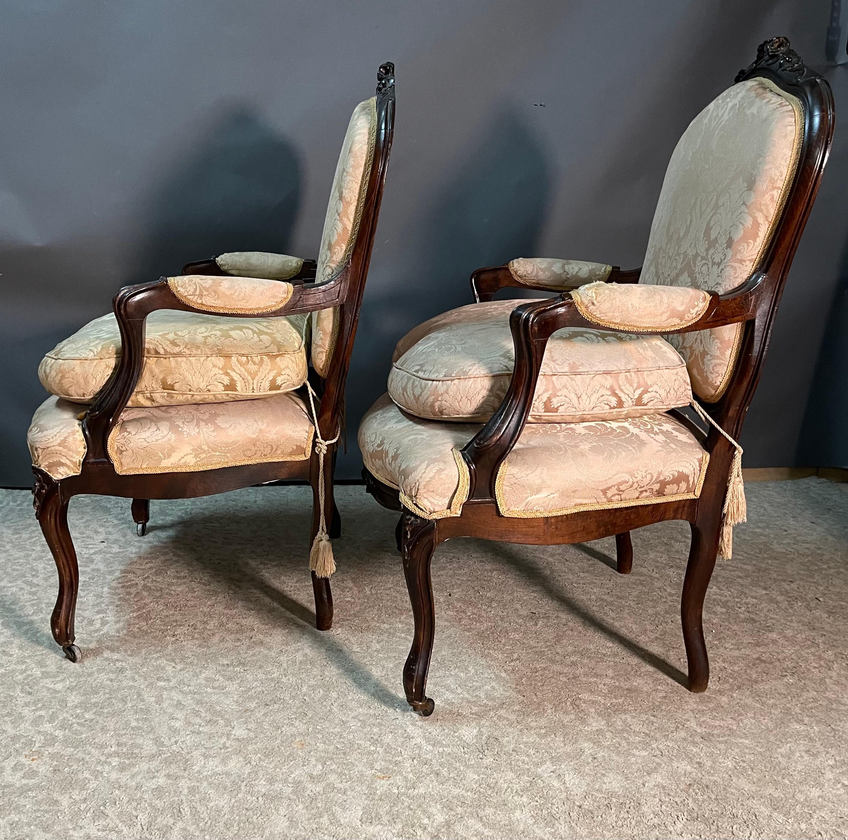 Pareja Sillones Franceses Siglo XIX Estilo Luis XV en Bueno estado para la venta en Roma, IT