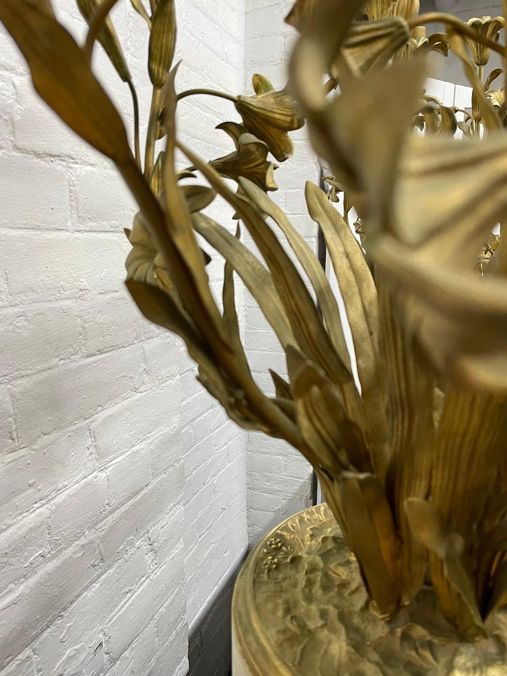 Bronzo Coppia di candelabri francesi in bronzo e marmo del XIX secolo in vendita