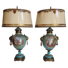 Paar französische Bronze-Urnenlampen mit Serviergeschirr aus dem 19. Jahrhundert
