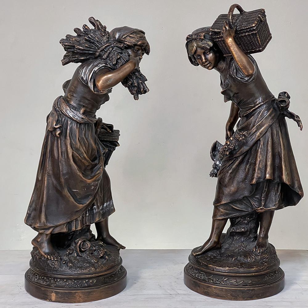 Paar französische Bronzestatuen des 19. Jahrhunderts von Auguste Moreau '1855-1919' (Art nouveau) im Angebot