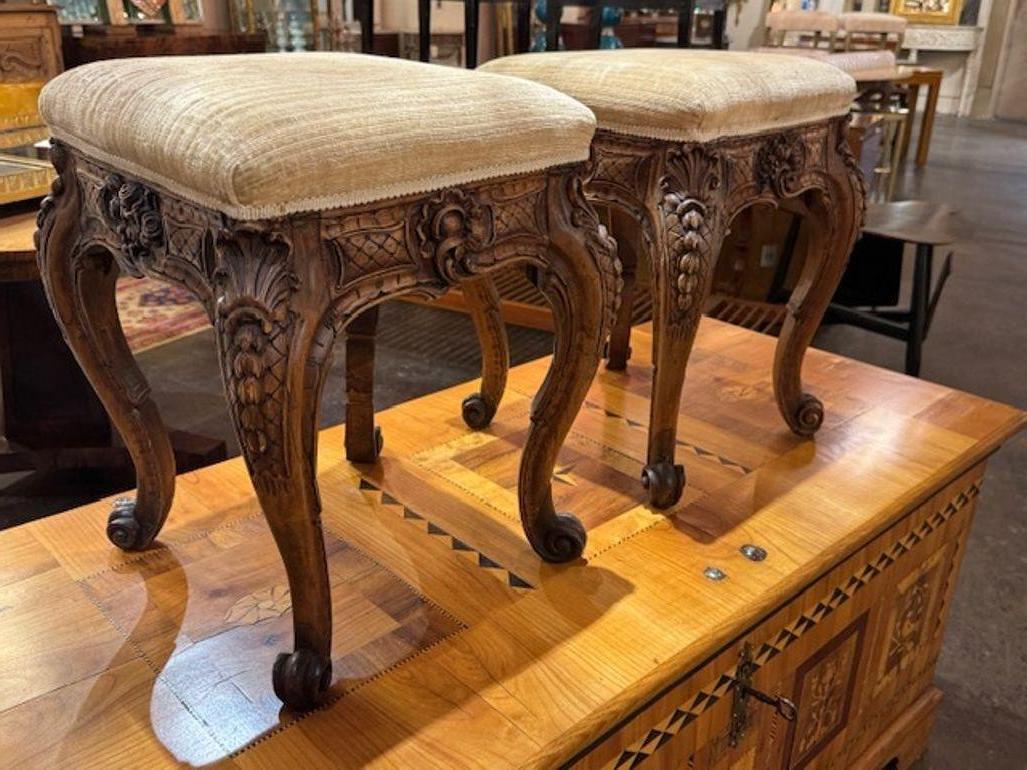 Pair 19th Century French Carved Oak Regence Stools In Good Condition For Sale In Dallas, TX