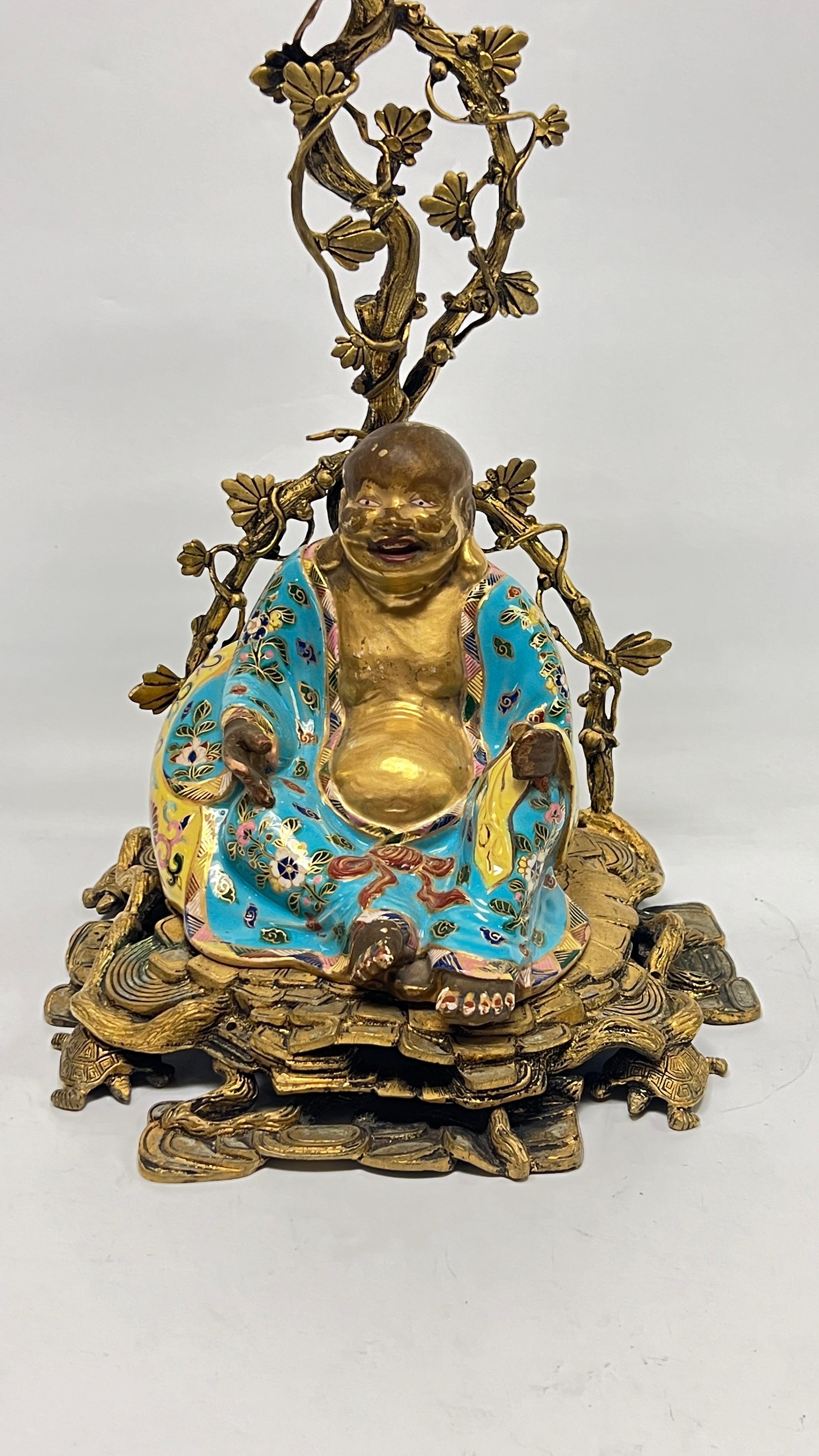 Coppia di candelabri francesi del XIX secolo in porcellana Chinoiserie e bronzo dorato in vendita 3