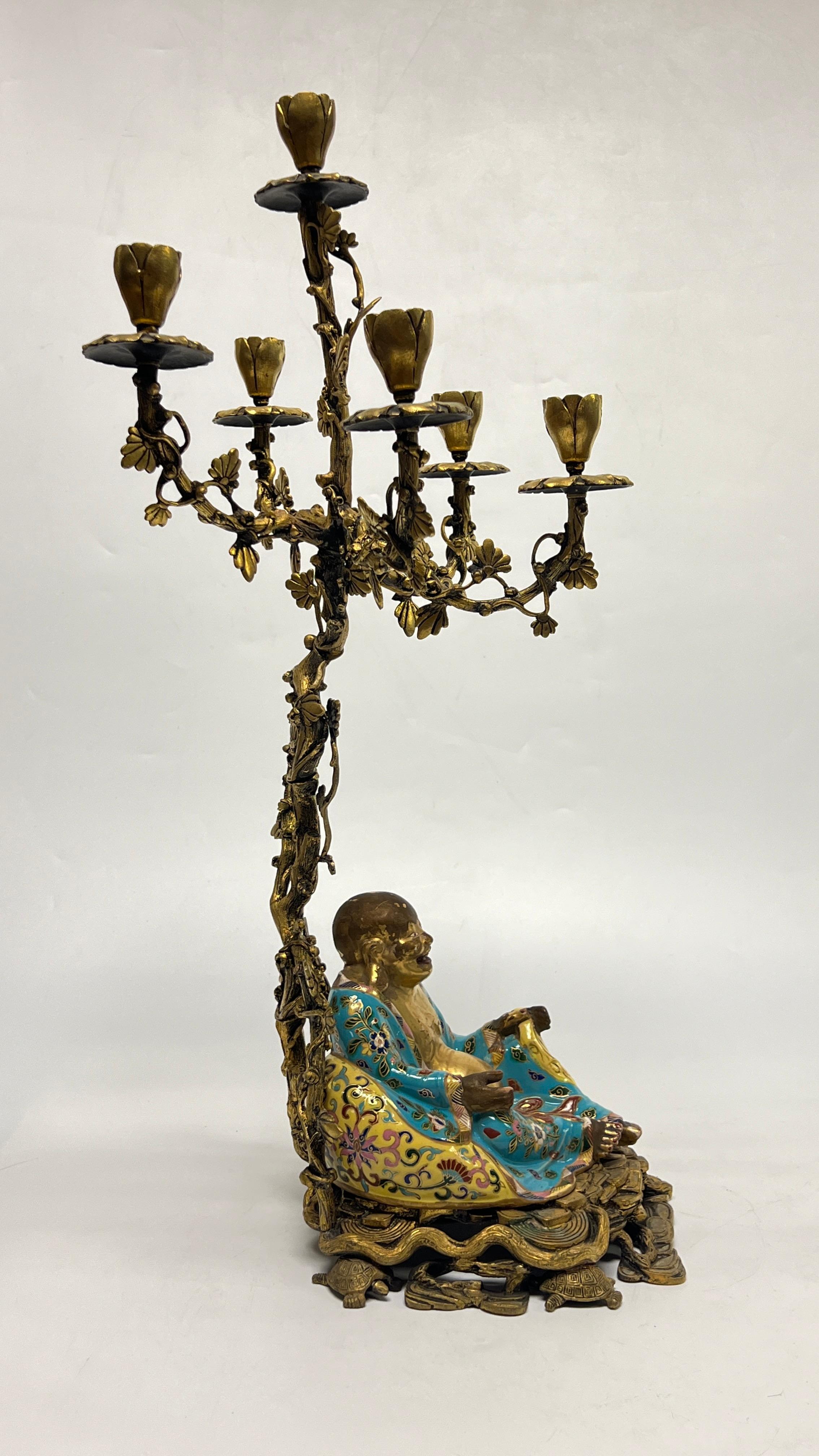 Coppia di candelabri francesi del XIX secolo in porcellana Chinoiserie e bronzo dorato in vendita 9