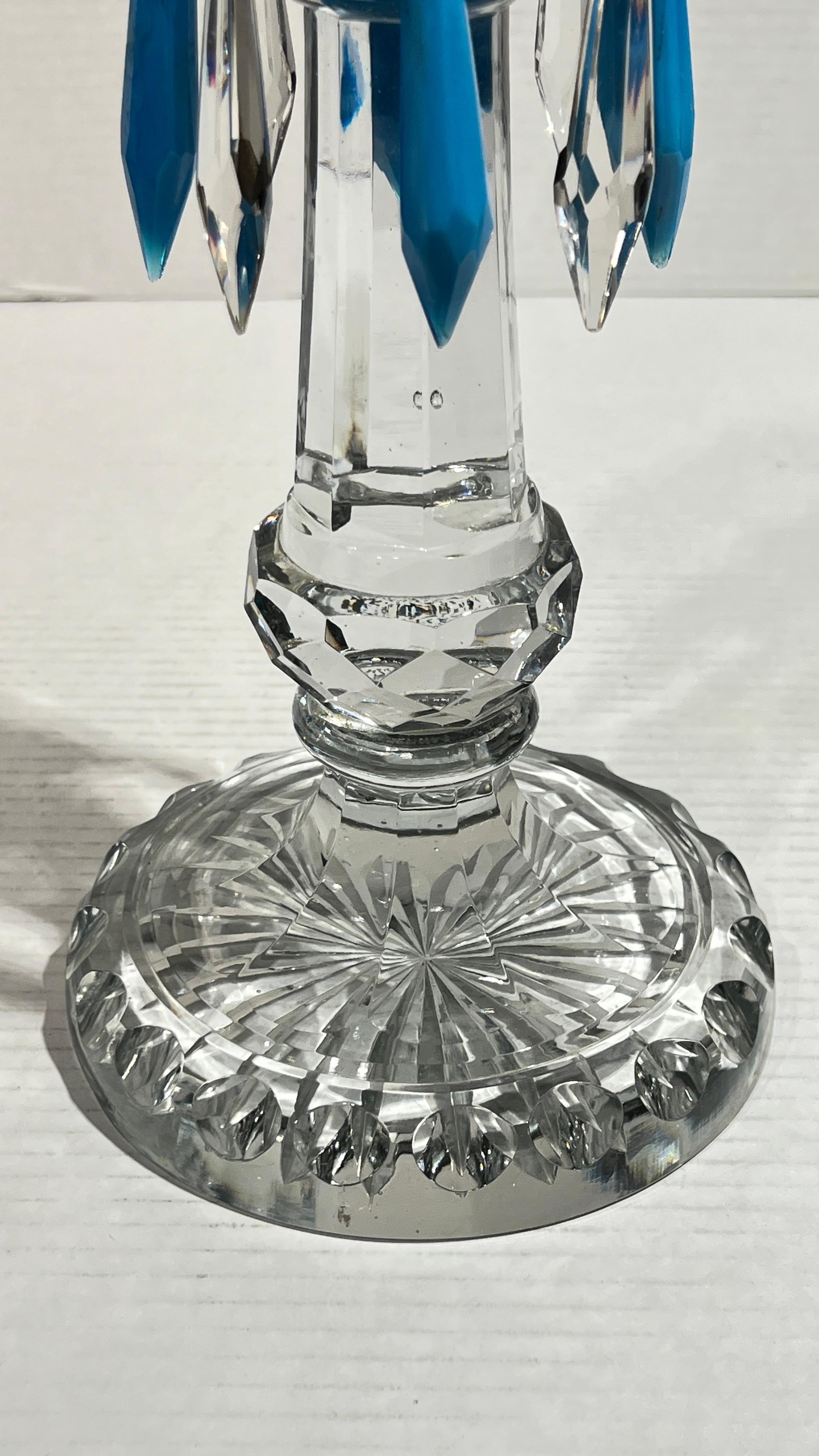 Coppia di candelabri in cristallo e opalino blu del XIX secolo in vendita 1