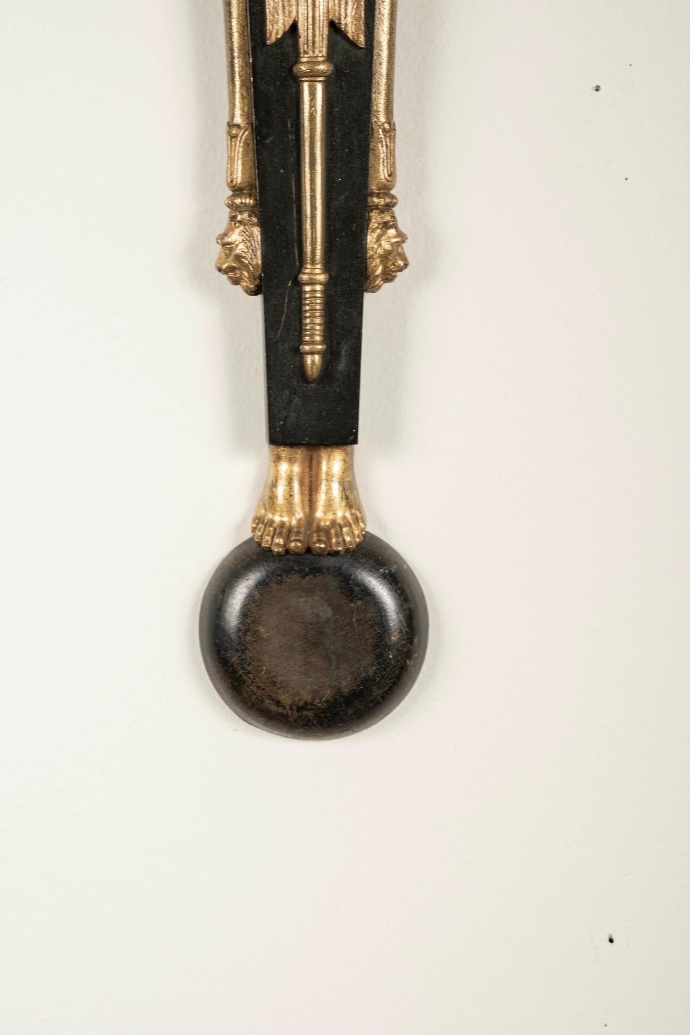 Bronze Paire d'appliques en bronze doré Empire du XIXe siècle en vente